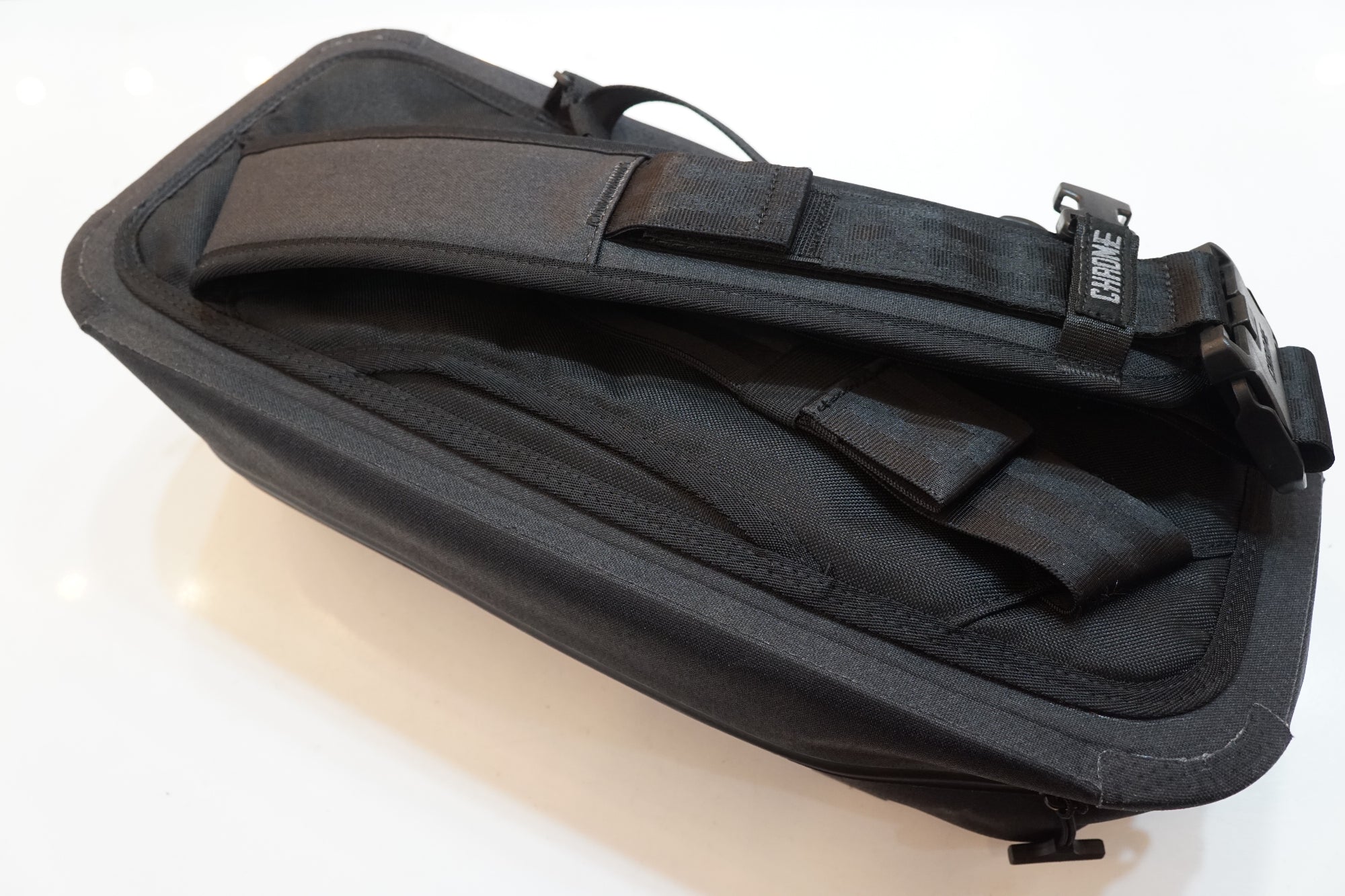 CHROME 「クローム」 ミニ カデッド ウォータープルーフ ボディバッグ / バイチャリ浦和ベース