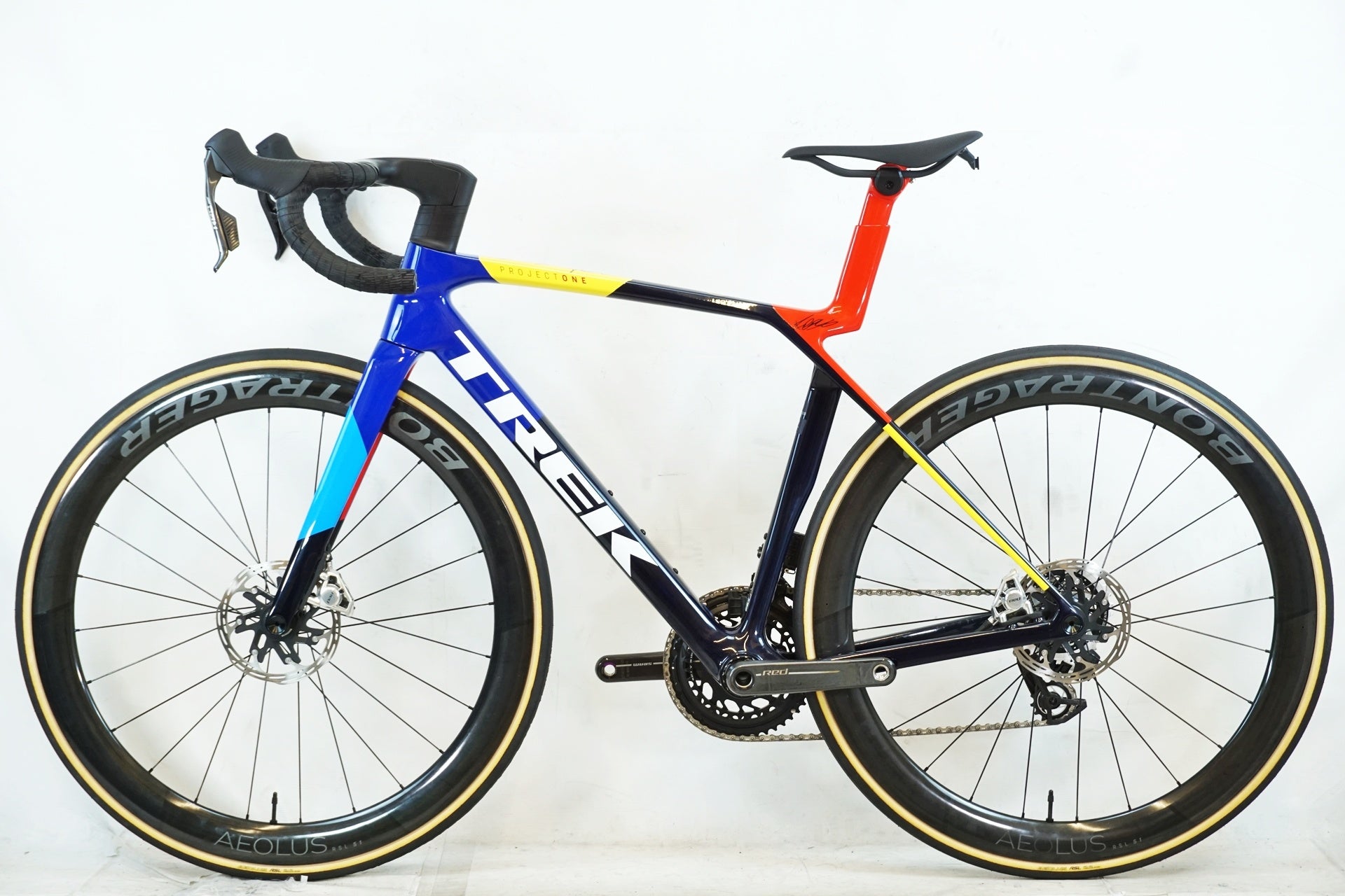 TREK 「トレック」 MADONE SLR9 AXS GEN8 2025年モデル ロードバイク / 有明ガーデン店