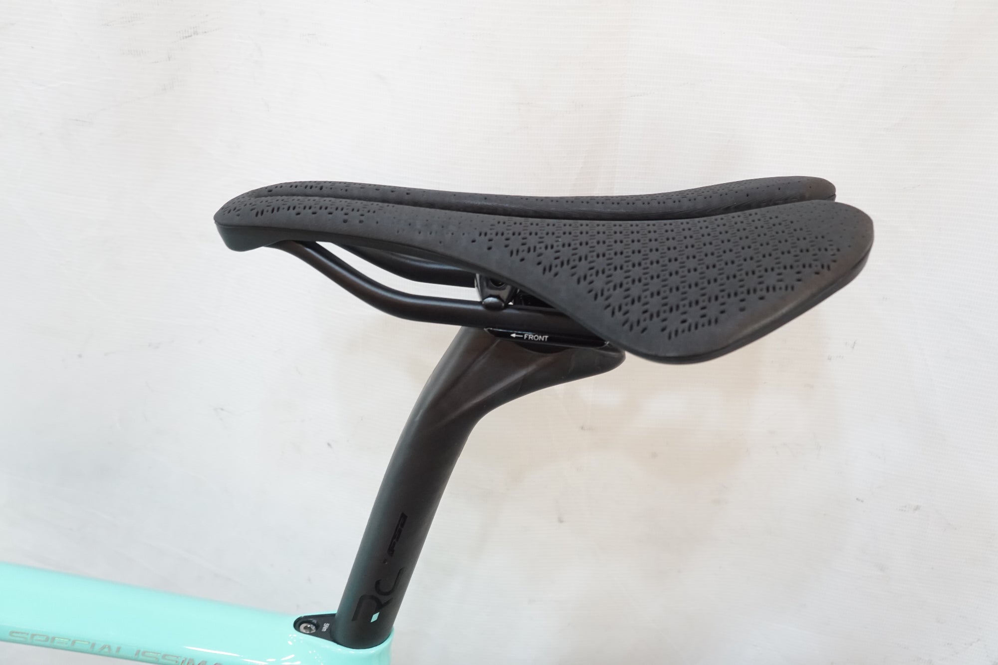 BIANCHI 「ビアンキ」 SPECIALISSIMA DISC 2022年モデル ロードバイク / バイチャリ浦和ベース