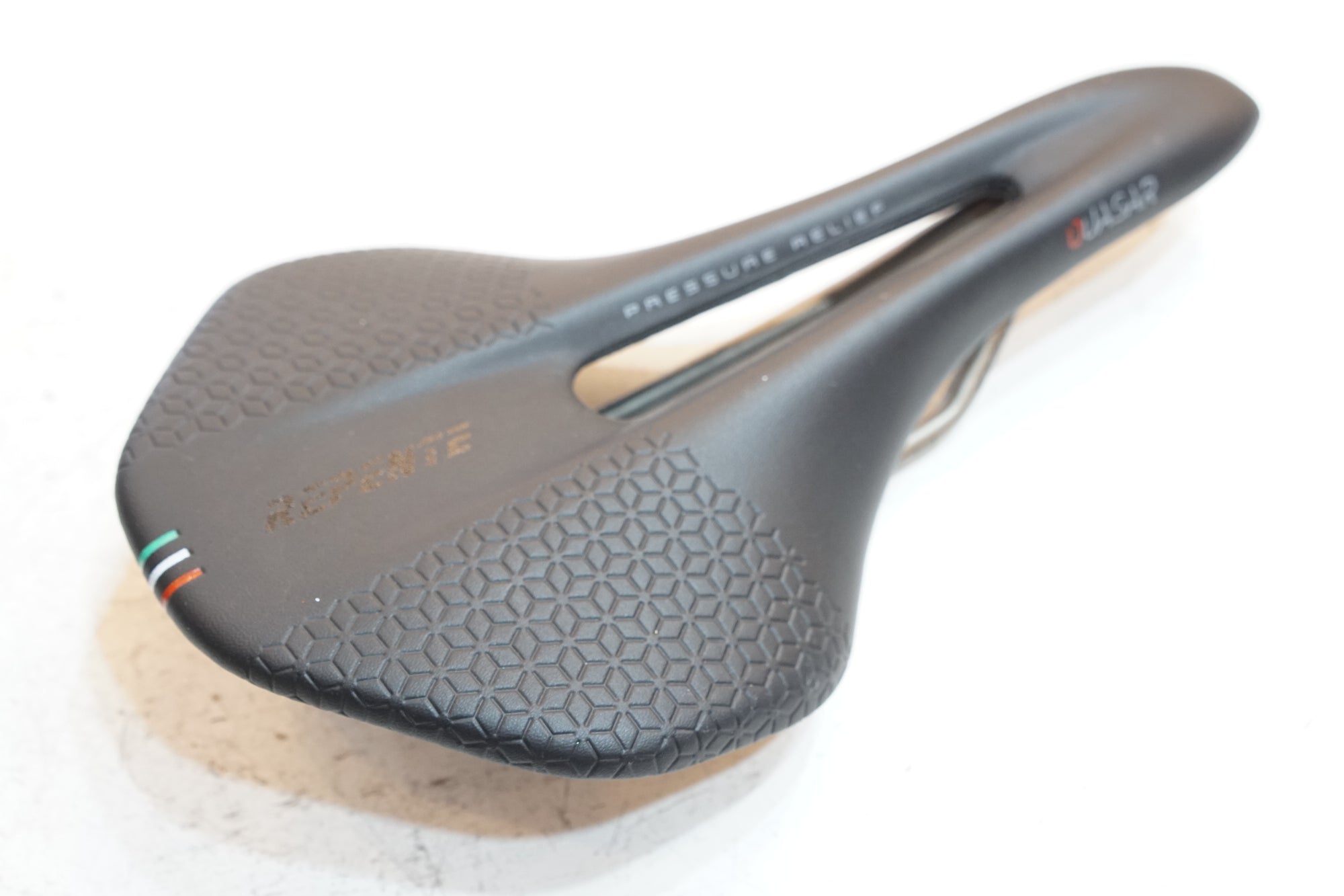 REPENTE 「レペンテ」 QUASAR サドル / バイチャリ浦和ベース