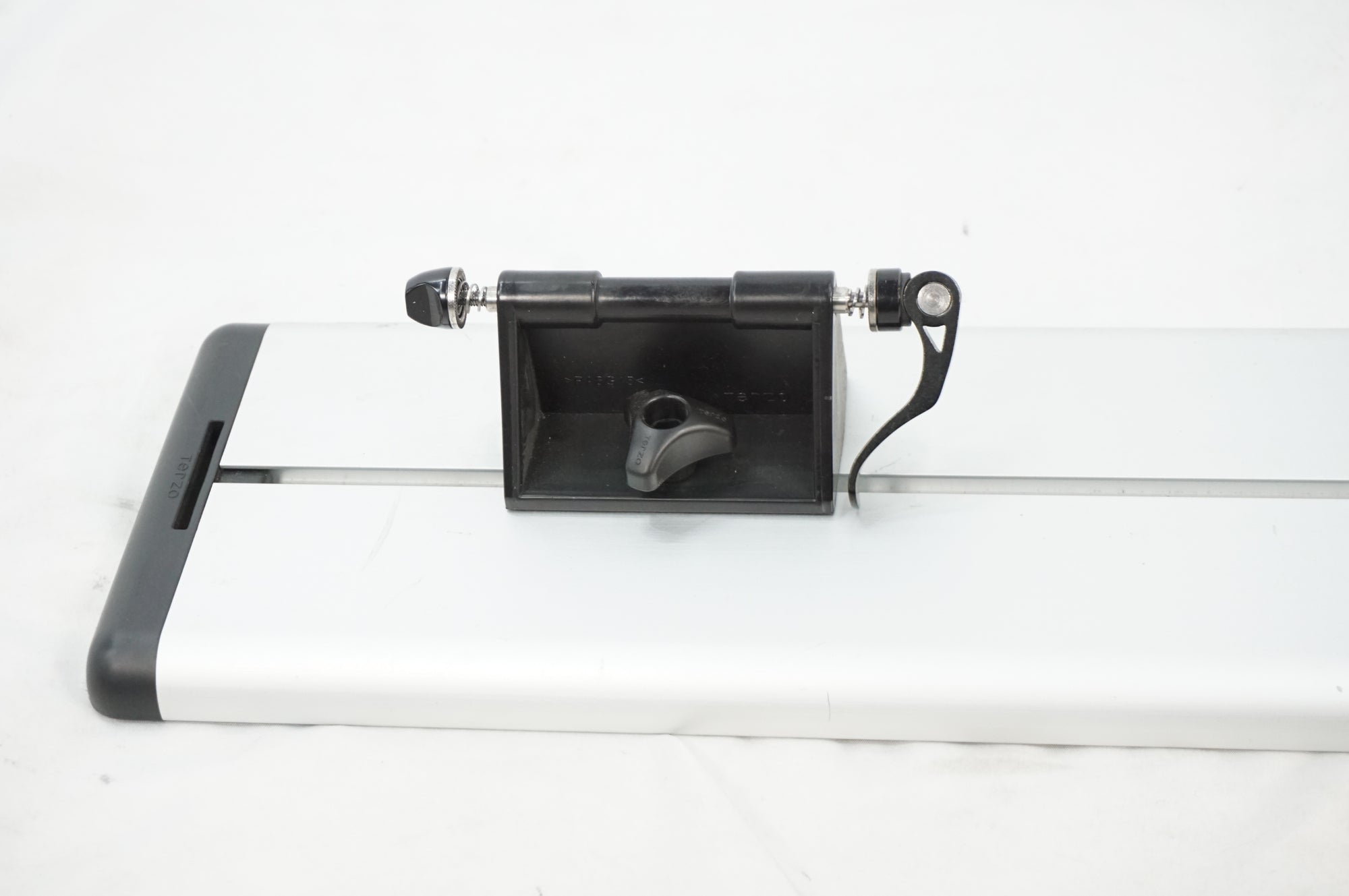 TERZO 「テルッツオ」 EC23M 車室内 2台積みタイプ サイクルキャリア / 川越店