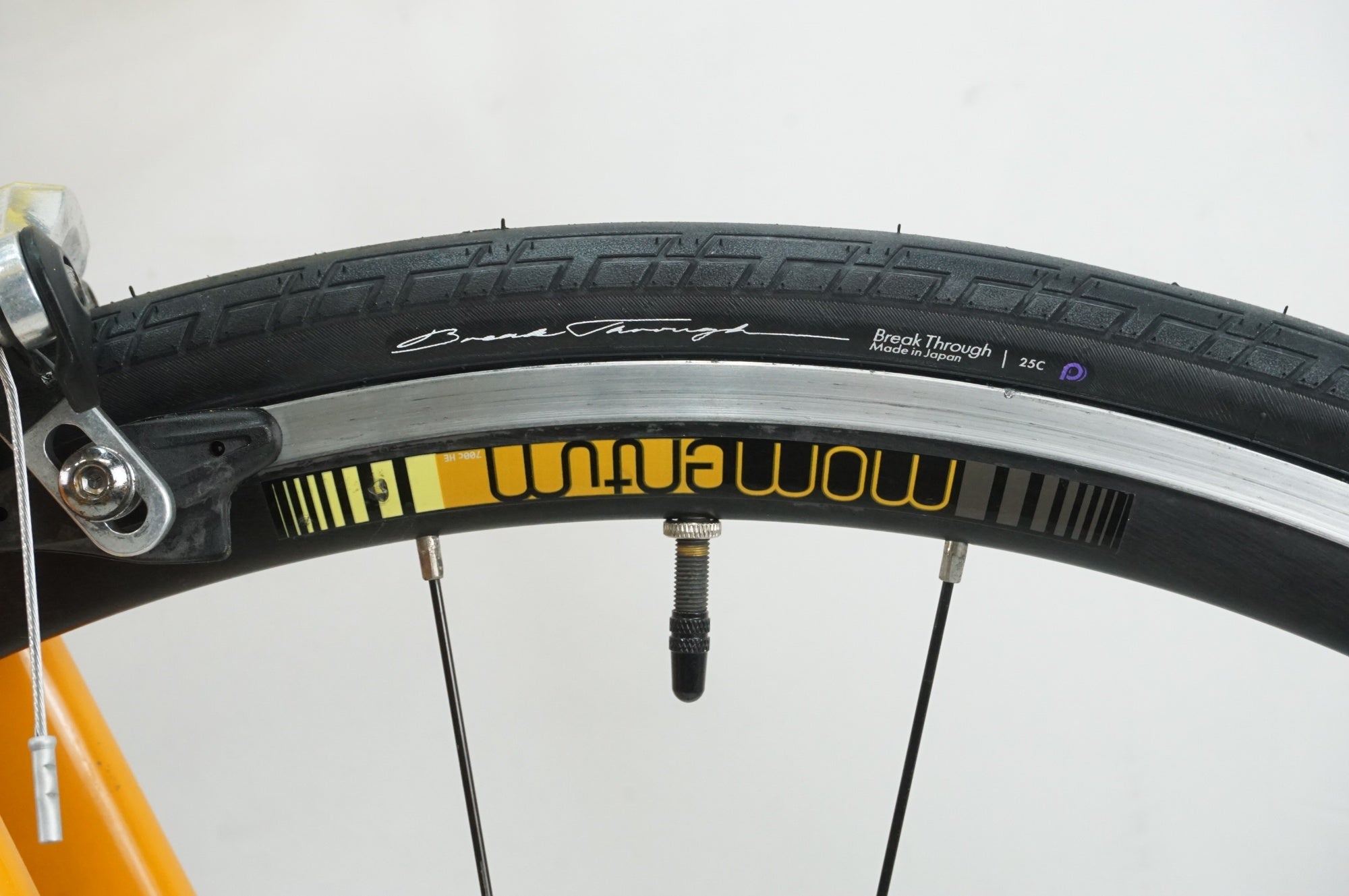 MOMENTUM 「モーメンタム」 IWANT 2.4 2014年モデル カスタム ロードバイク / 大宮店