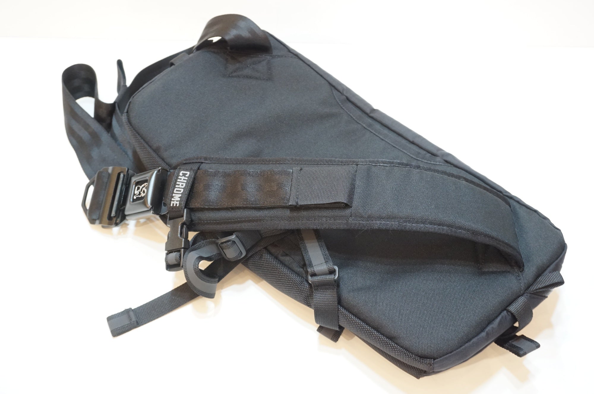 CHROME 「クローム」 KADET MESSENGER ボディバッグ/ 浦和ベース