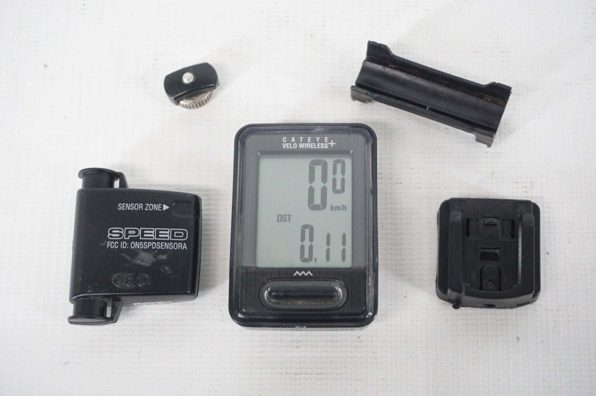 CATEYE 「キャットアイ」 VELO WIRELESS+ サイクルコンピューター / 阪急塚口店