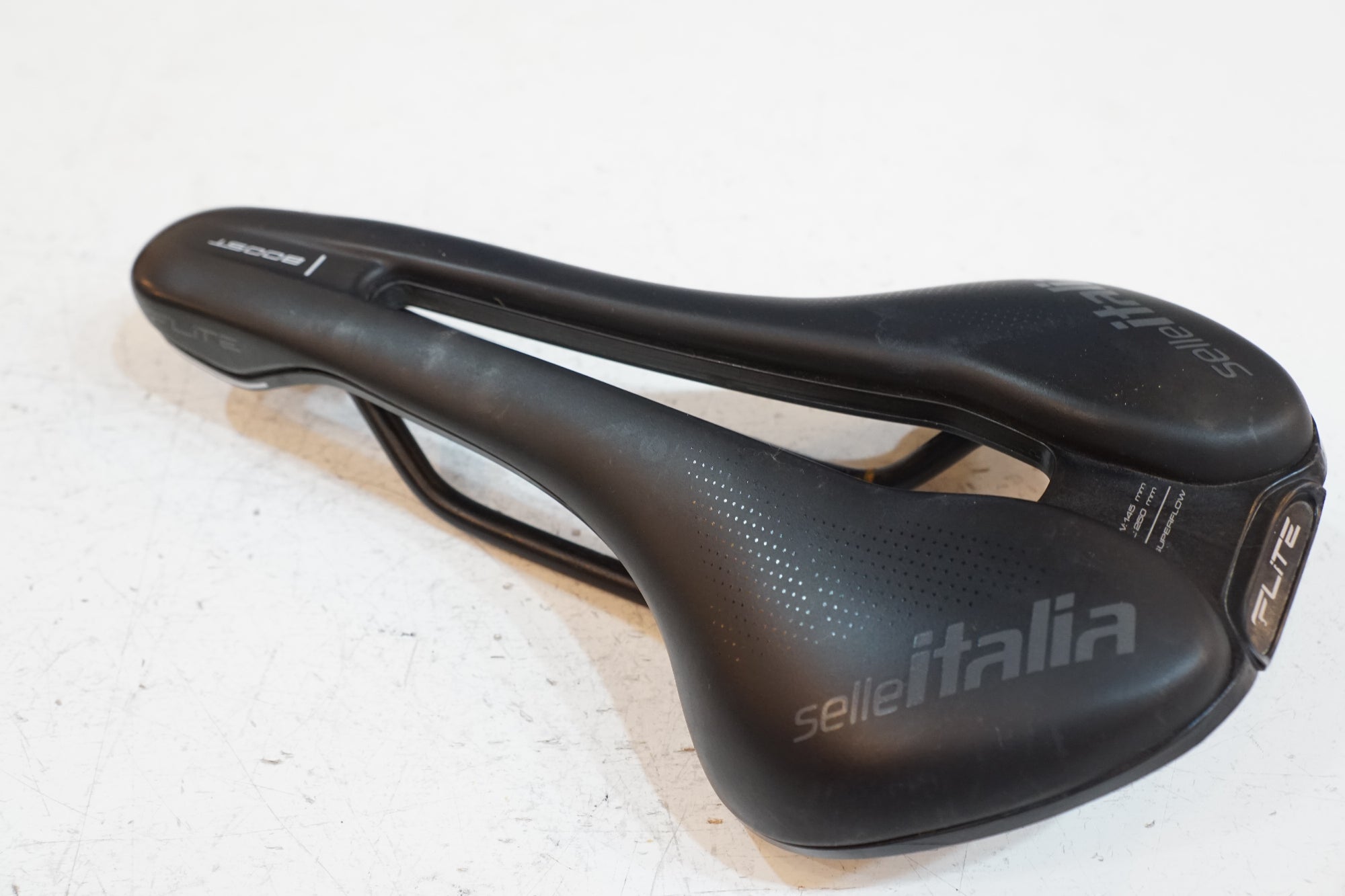 SELLE ITALIA 「セラ イタリア」 BOOST FLITE 145mm サドル / バイチャリ浦和ベース