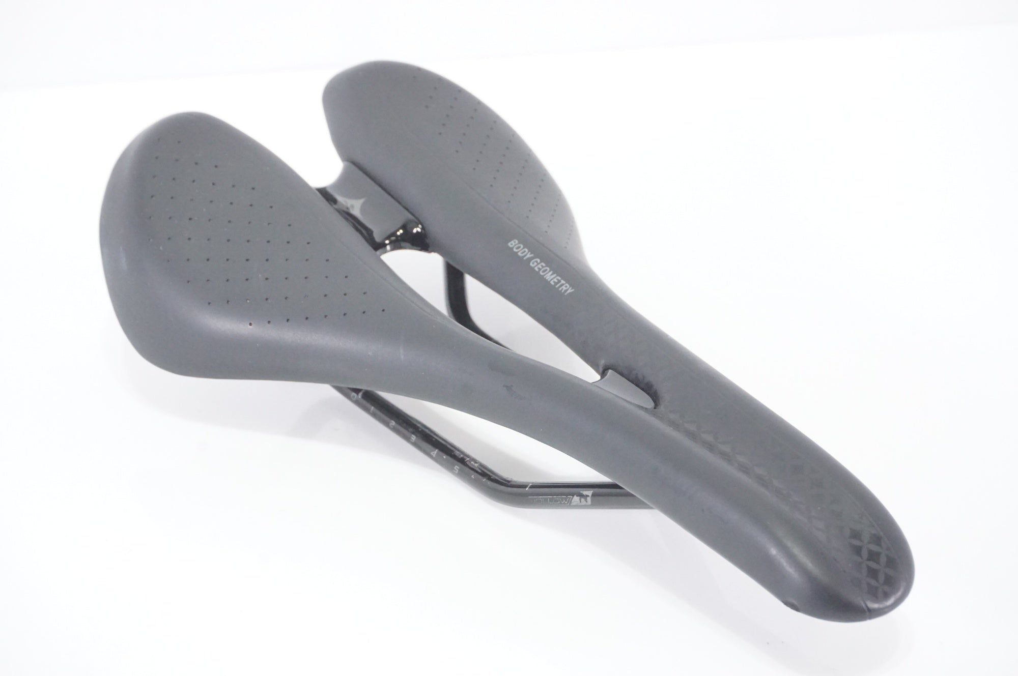 IN790 スペシャライズド SPECIALIZED OURA EXPERT GEL SADDLE