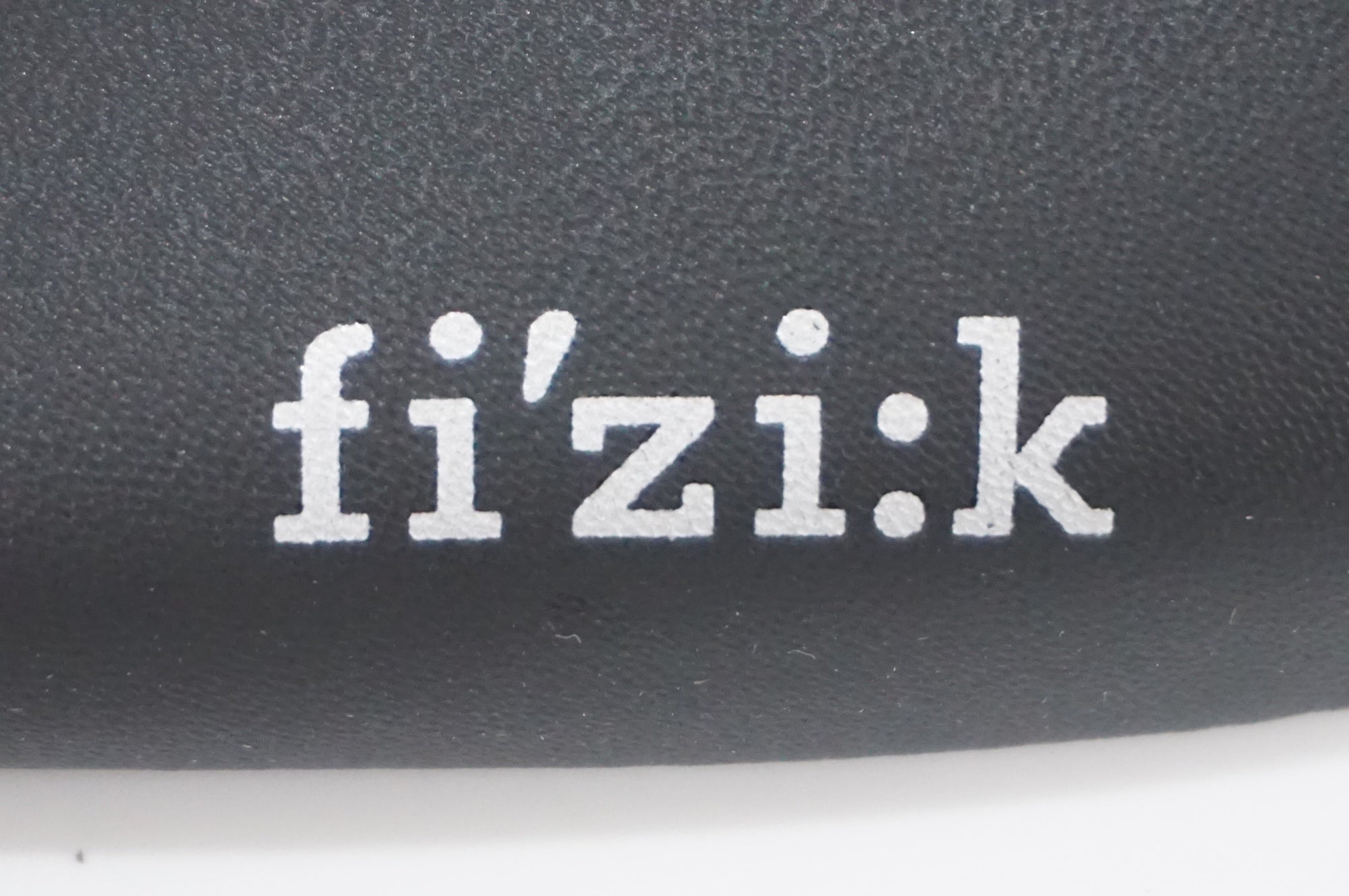 FIZIK 「フィジーク」 ARIONE R5 OPEN サドル / AKIBA店