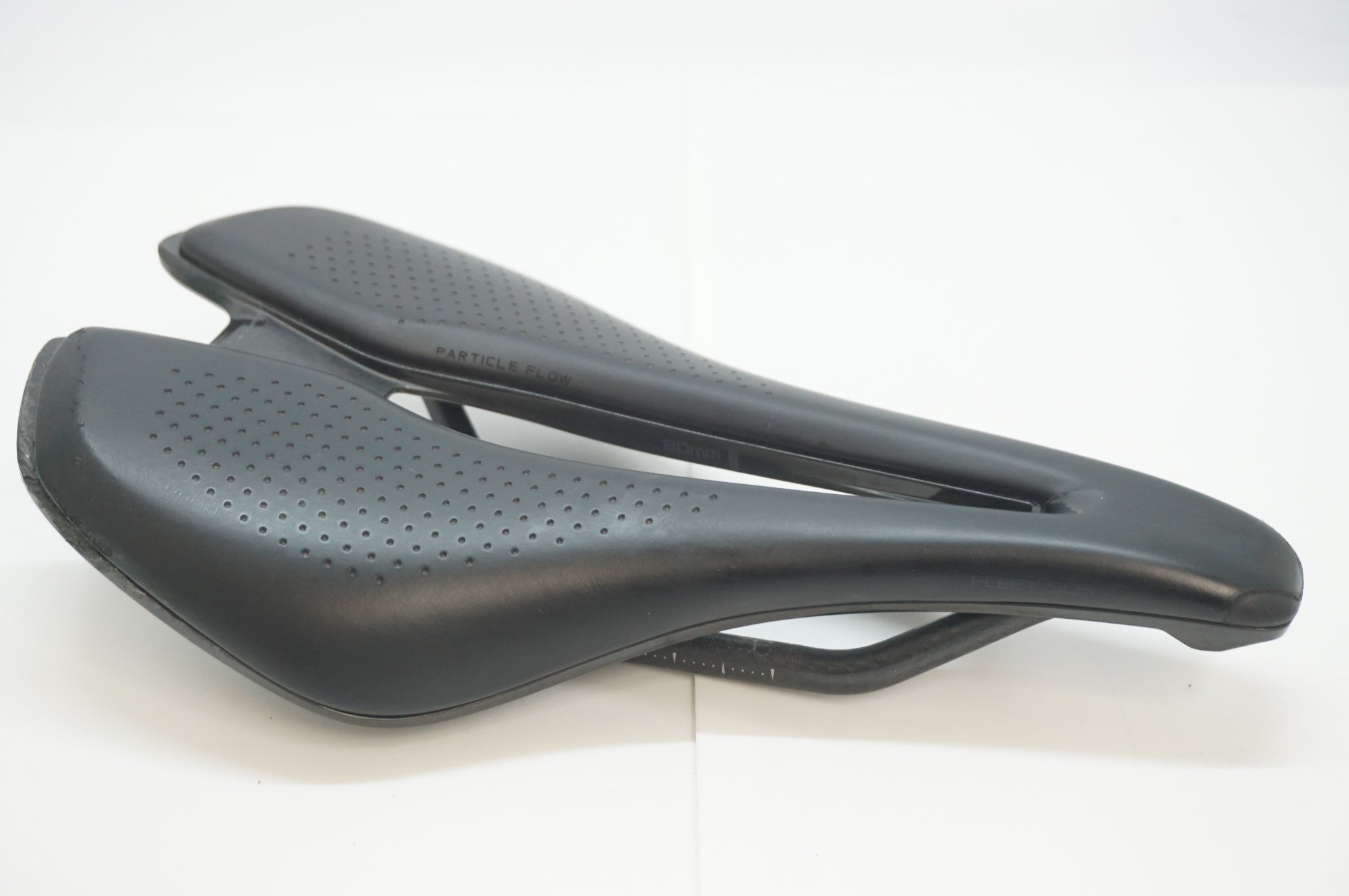 GIANT 「ジャイアント」 FLEET SLR CARBON サドル / 福岡店