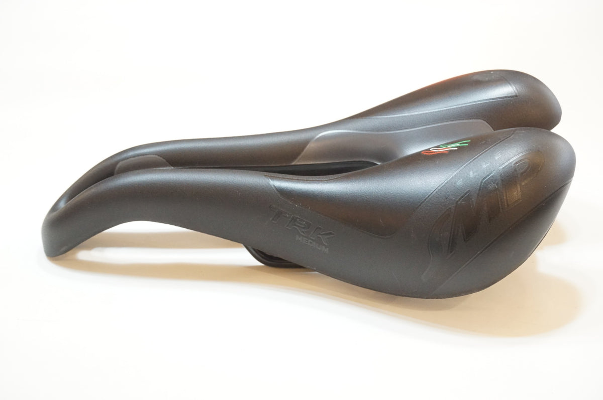 SELLE SMP 「セラエスエムピー」 TRK MEDIUM サドル / 浦和ベース