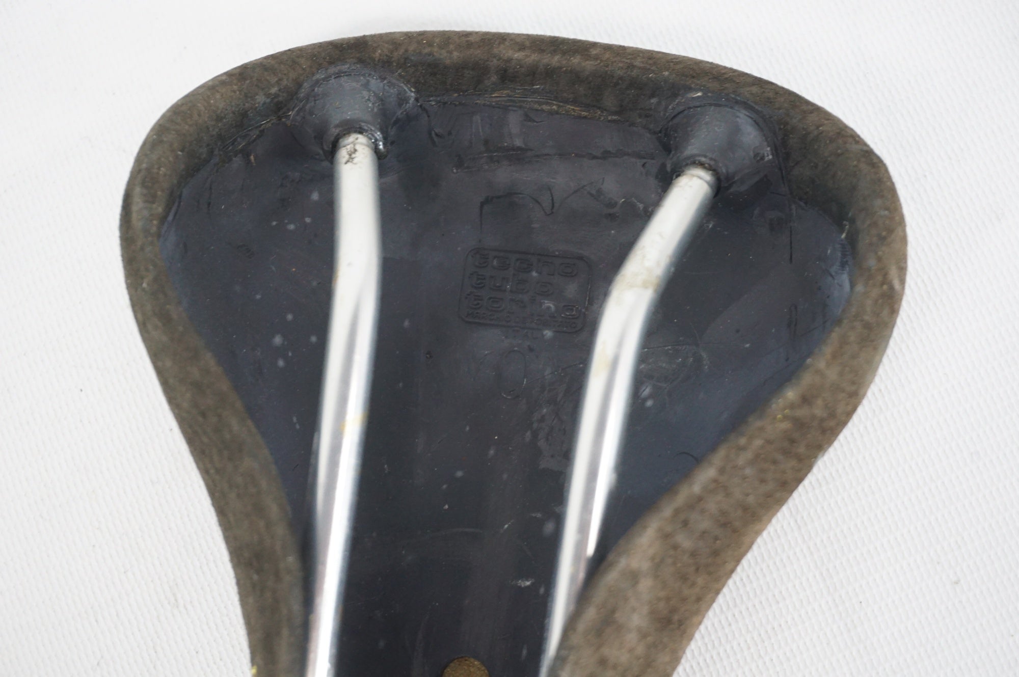 3T 「スリーティー」 SL サドル / 阪急塚口店