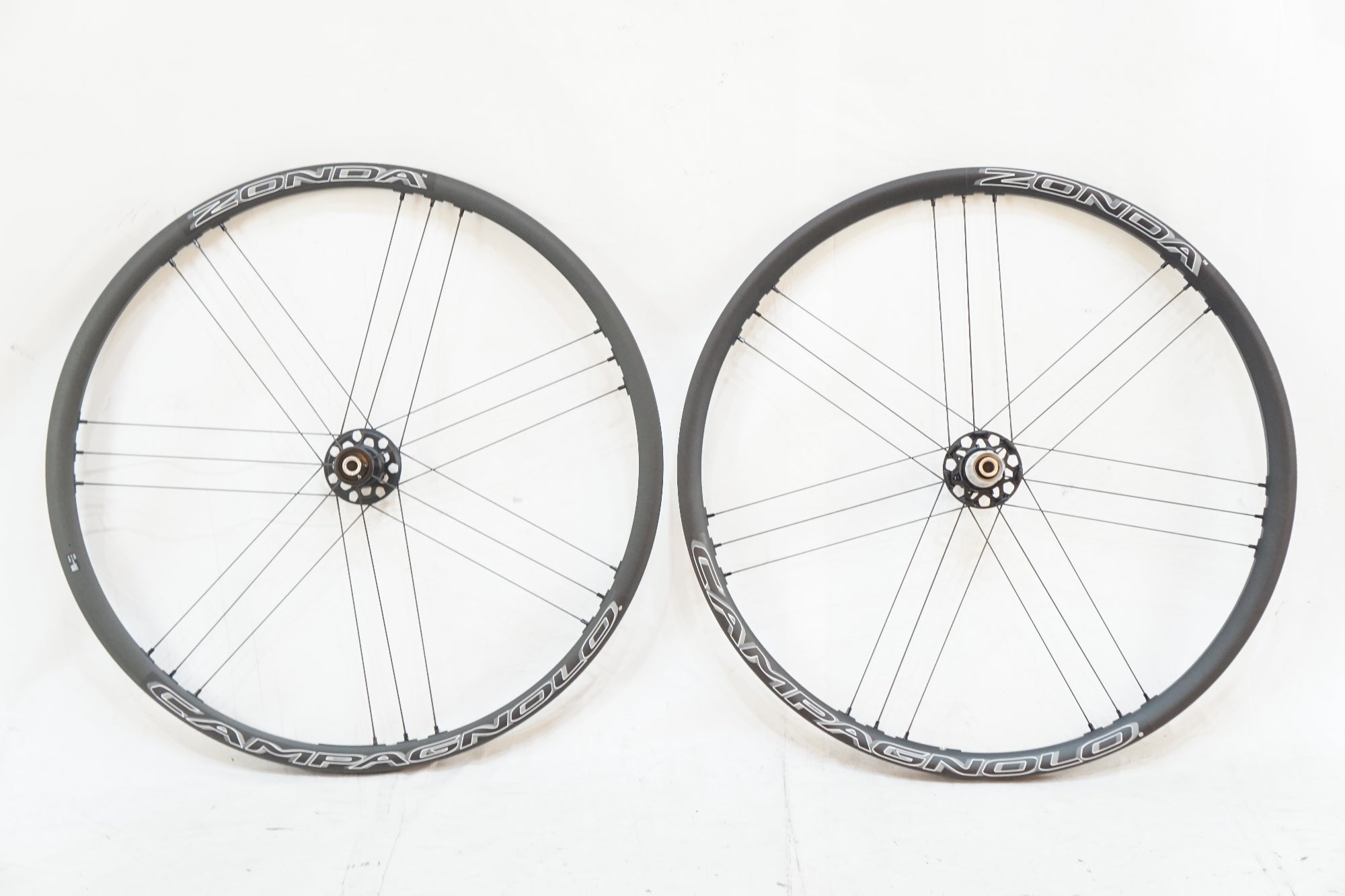 CAMPAGNOLO 「カンパニョーロ」 ZONDA DB シマノ11速 ホールセット / バイチャリ浦和ベース