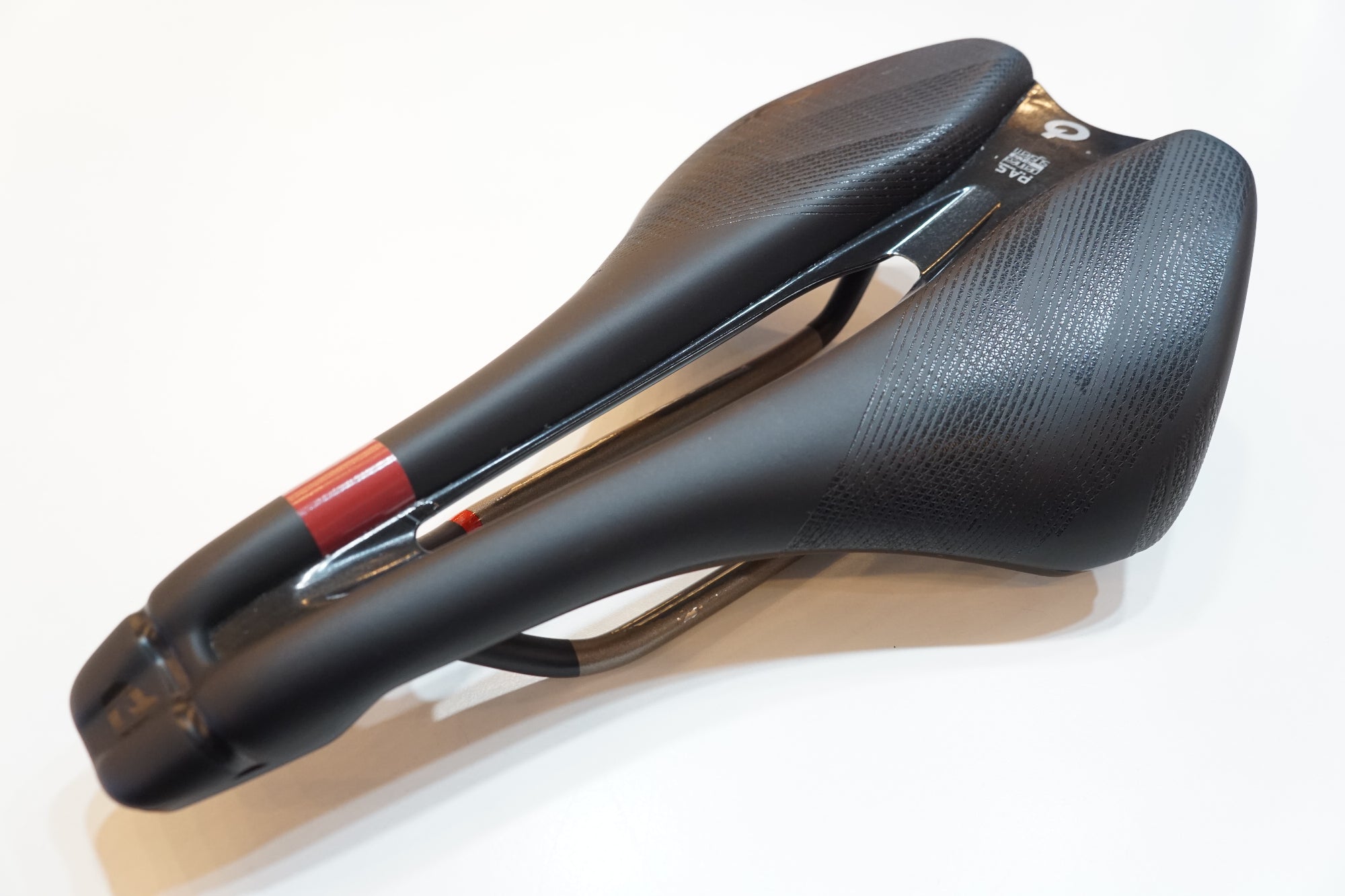 PROLOGO 「プロロゴ」 DIMENSION AGX サドル / バイチャリ浦和ベース