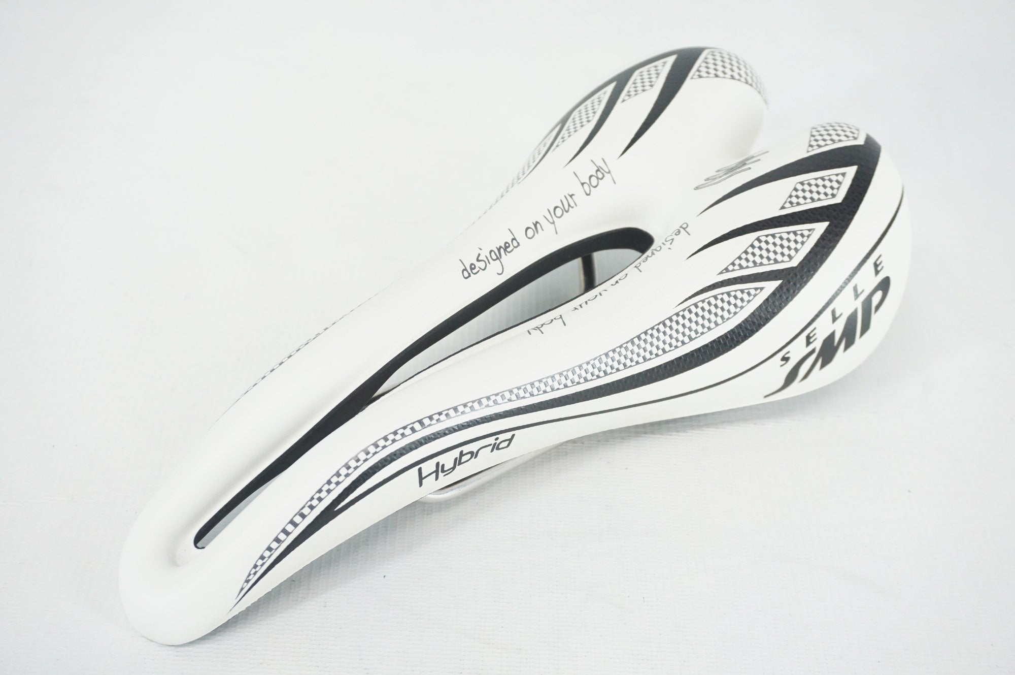 SELLE SMP 「セラエスエムピー」 HYBRID サドル / 阪急塚口店