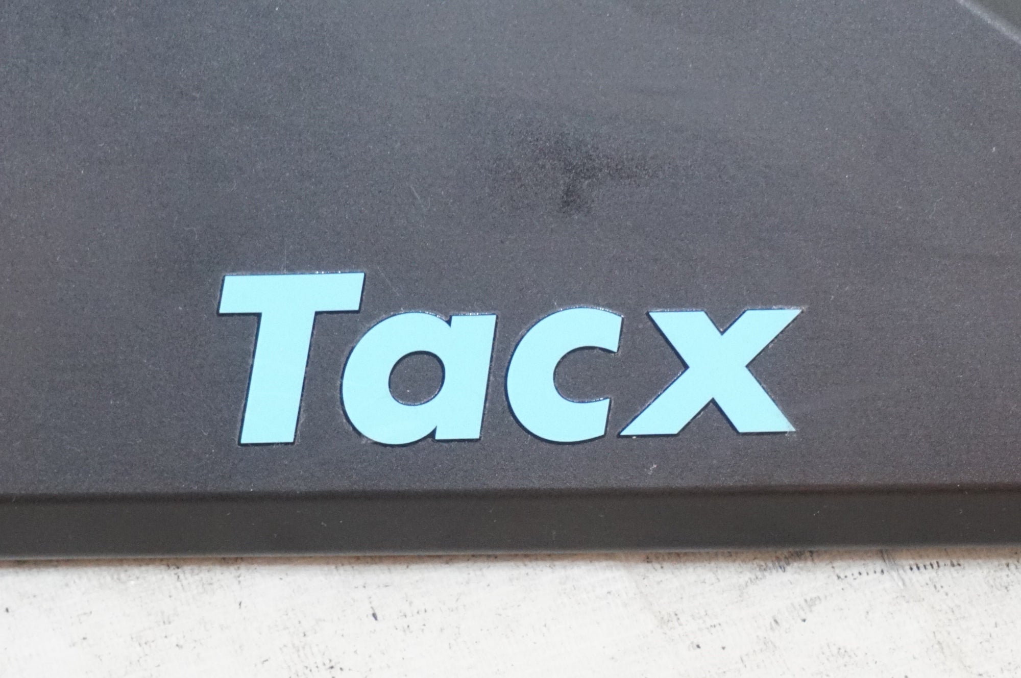 TACX 「タックス」 NEO 2T SMART スマートローラー / 浦和ベース