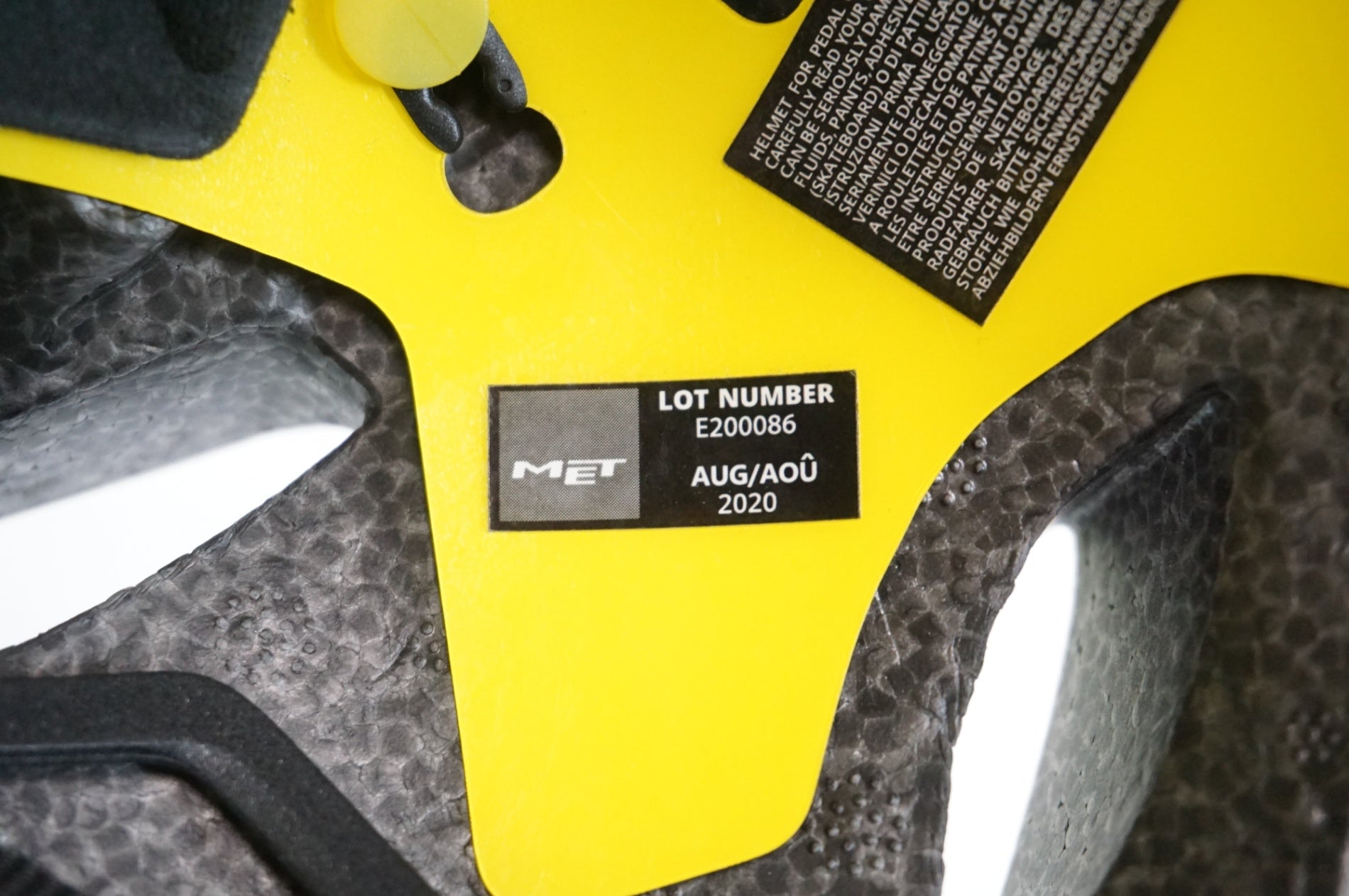 MET 「メット」 M132 RIVALE MIPS Lサイズ ヘルメット / 宇都宮店