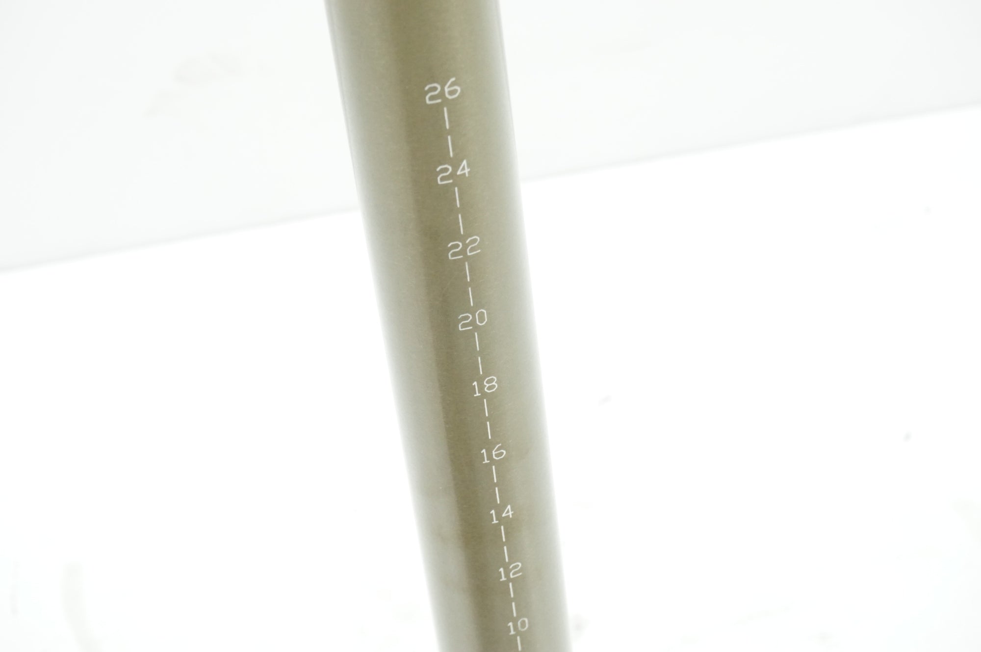 LITE CYCLE 「ライトサイクル」 570mm φ34.9 チタニウム ロング シートポスト / 大宮店