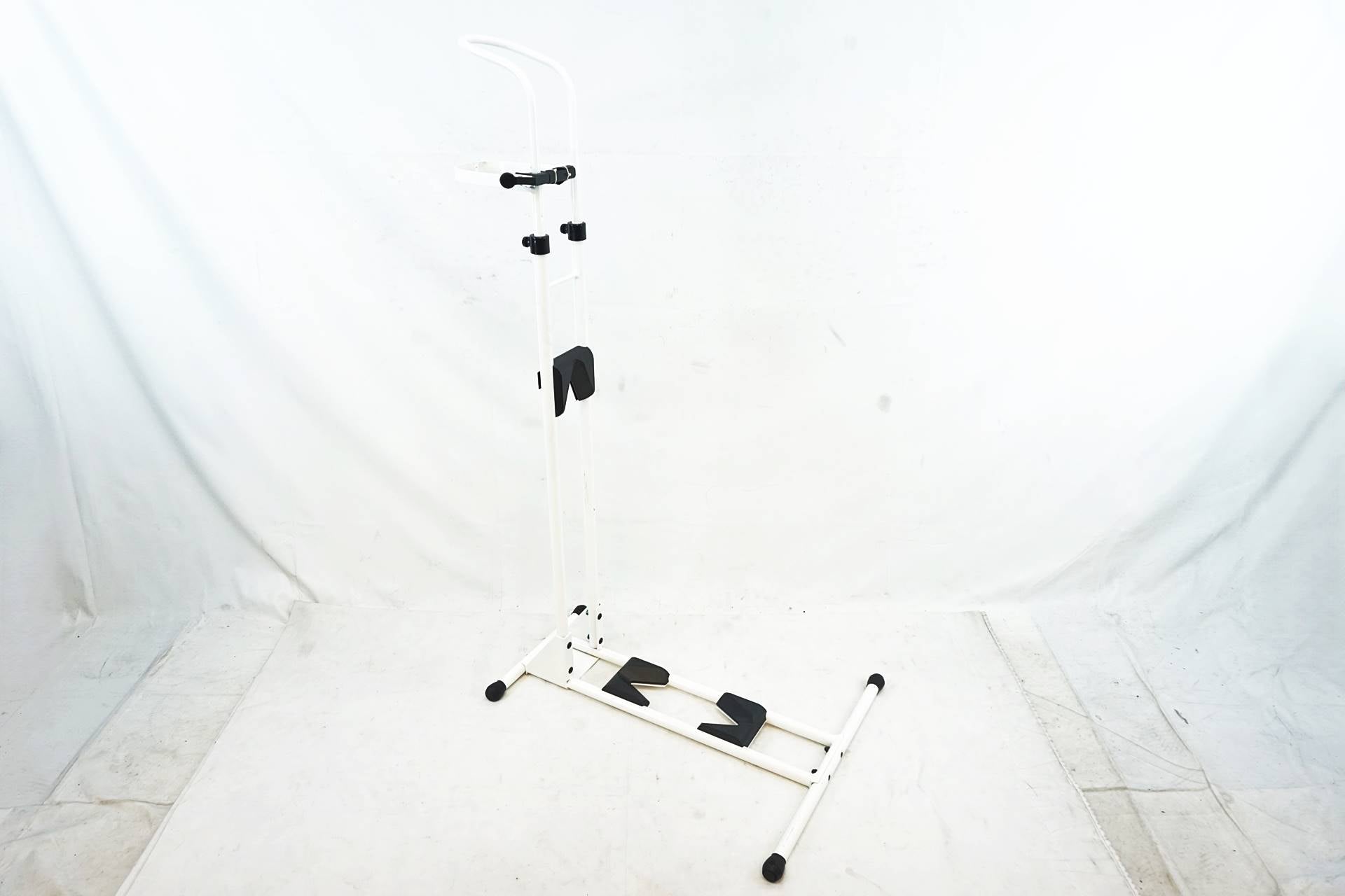 IWA 「イワ」 A01V SPECIAL ディスプレイスタンド / 有明ガーデン店