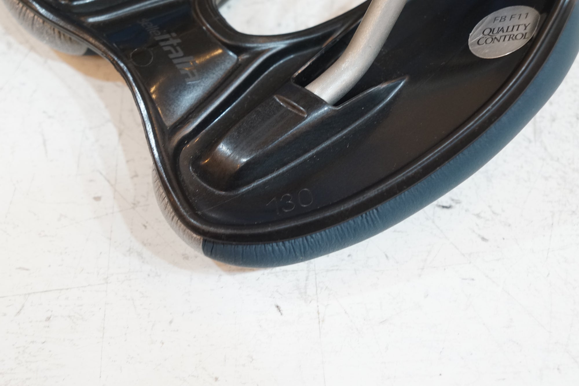 SELLE ITALIA 「セラ イタリア」 BOOST SLR GRAVEL サドル / バイチャリ浦和ベース