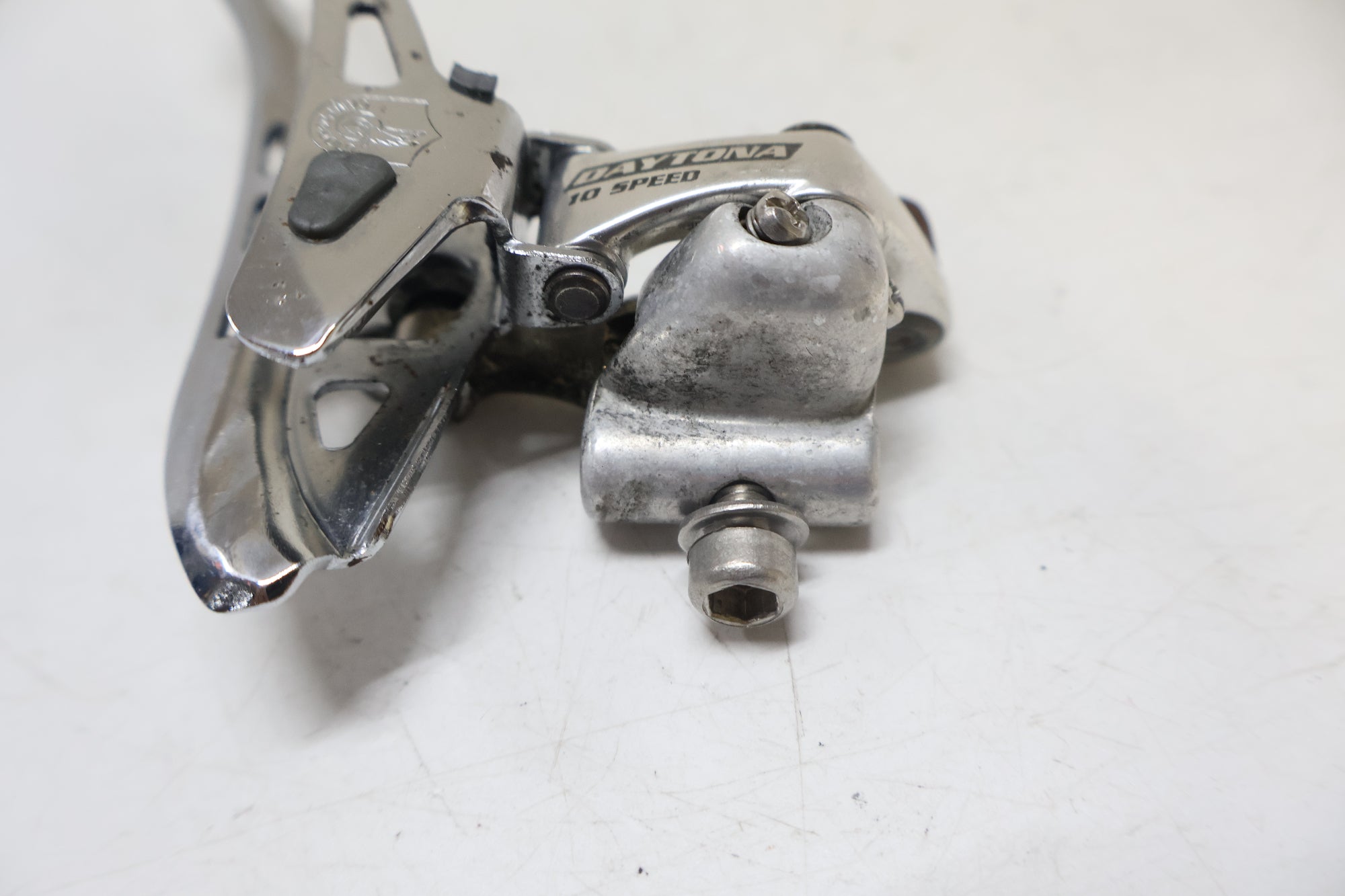 CAMPAGNOLO 「カンパニョーロ」 DAYTONA フロントディレイラー / 高知店