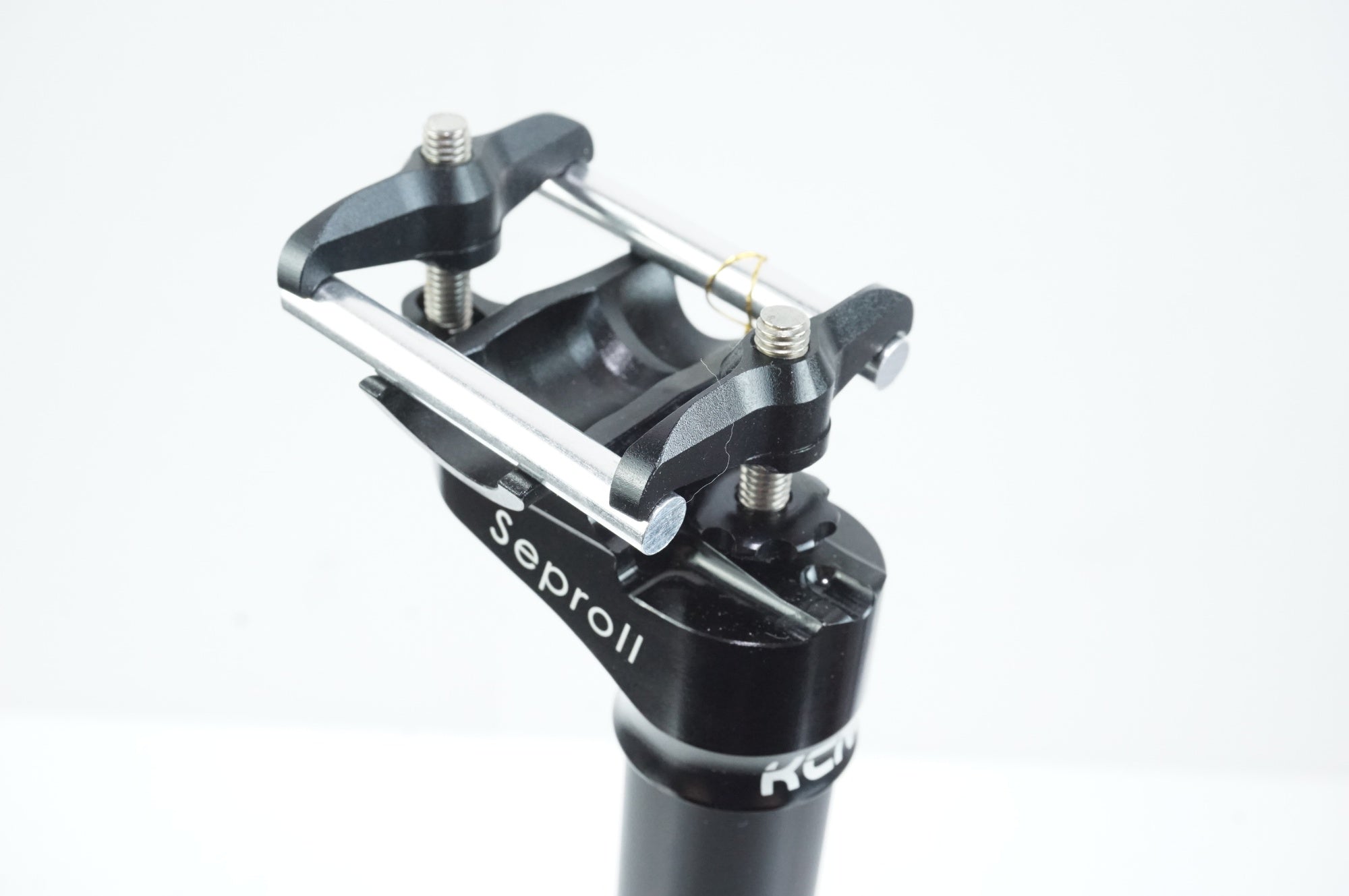 KCNC 「ケーシーエヌシー」 SEPRO LITE φ27.2 370mm シートポスト / 中目黒店