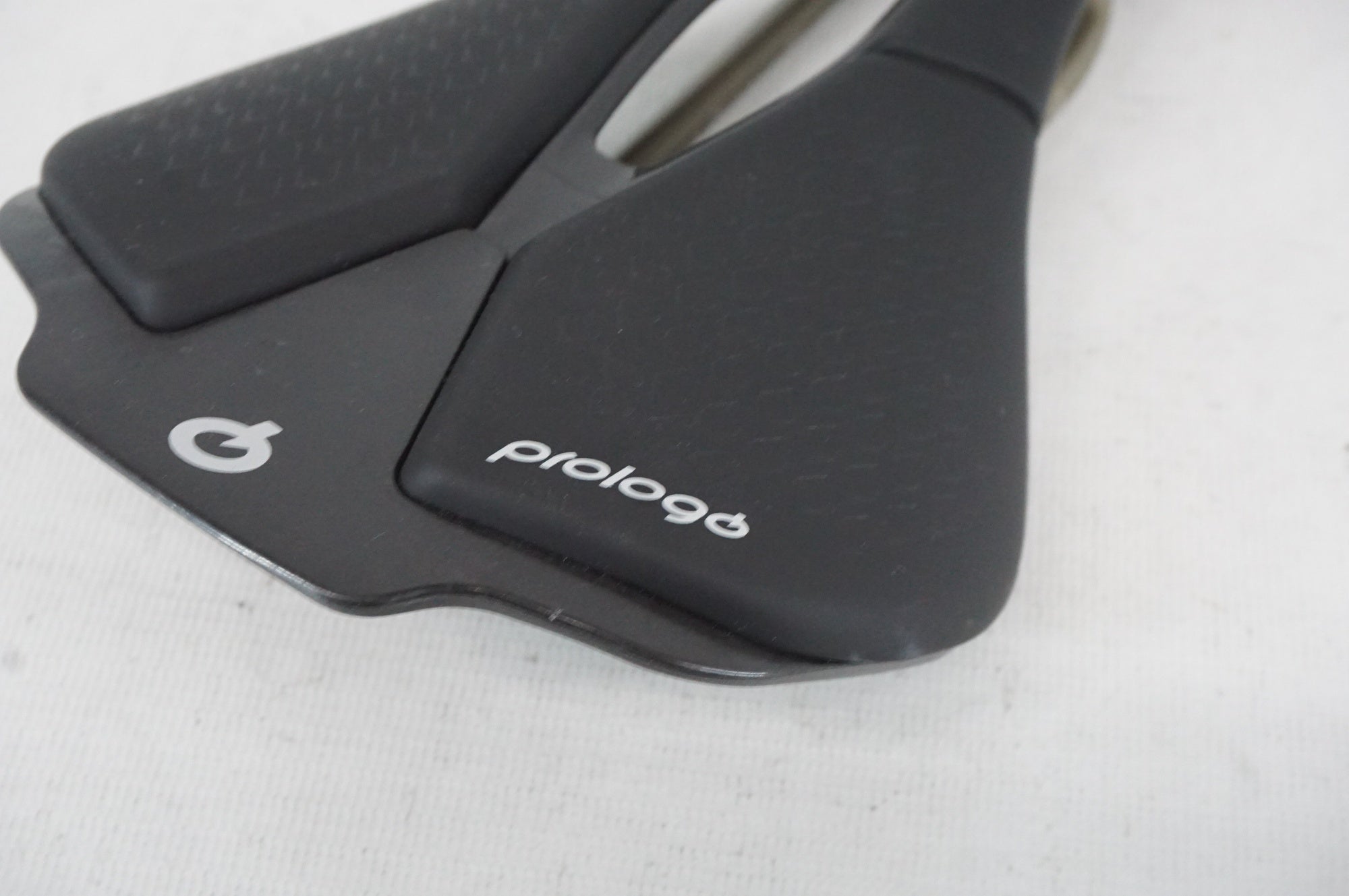 PROLOGO 「プロロゴ」 SCRATCH M5 サドル / 阪急塚口店
