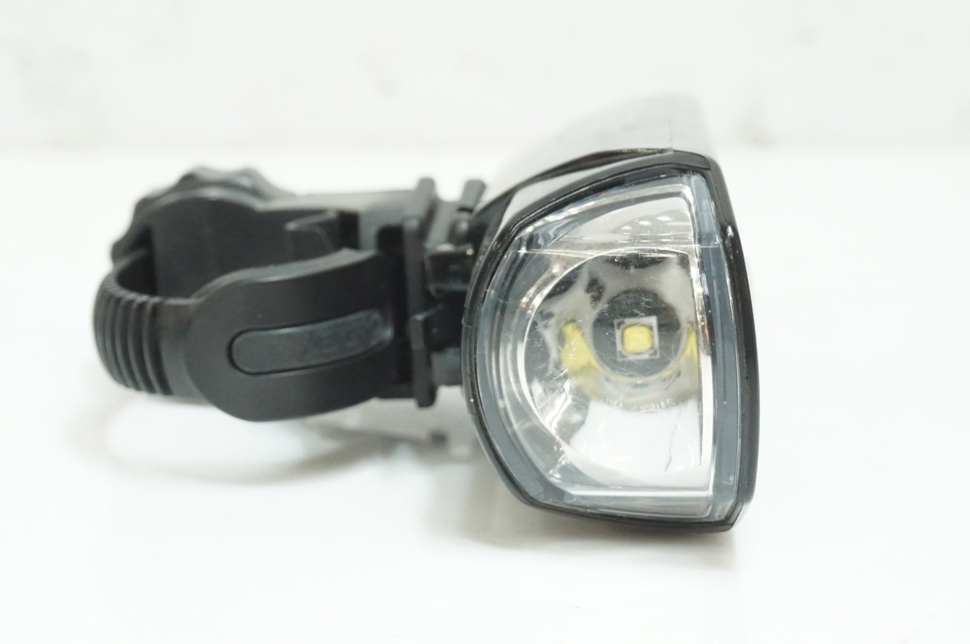 CATEYE 「キャットアイ」 VOLT200 フロントライト / 大宮店