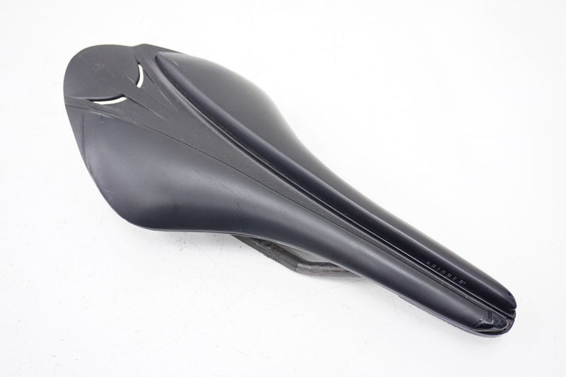 FIZIK「フィジーク」 ARIONE R1 VERSUS EVO カーボンレール サドル
