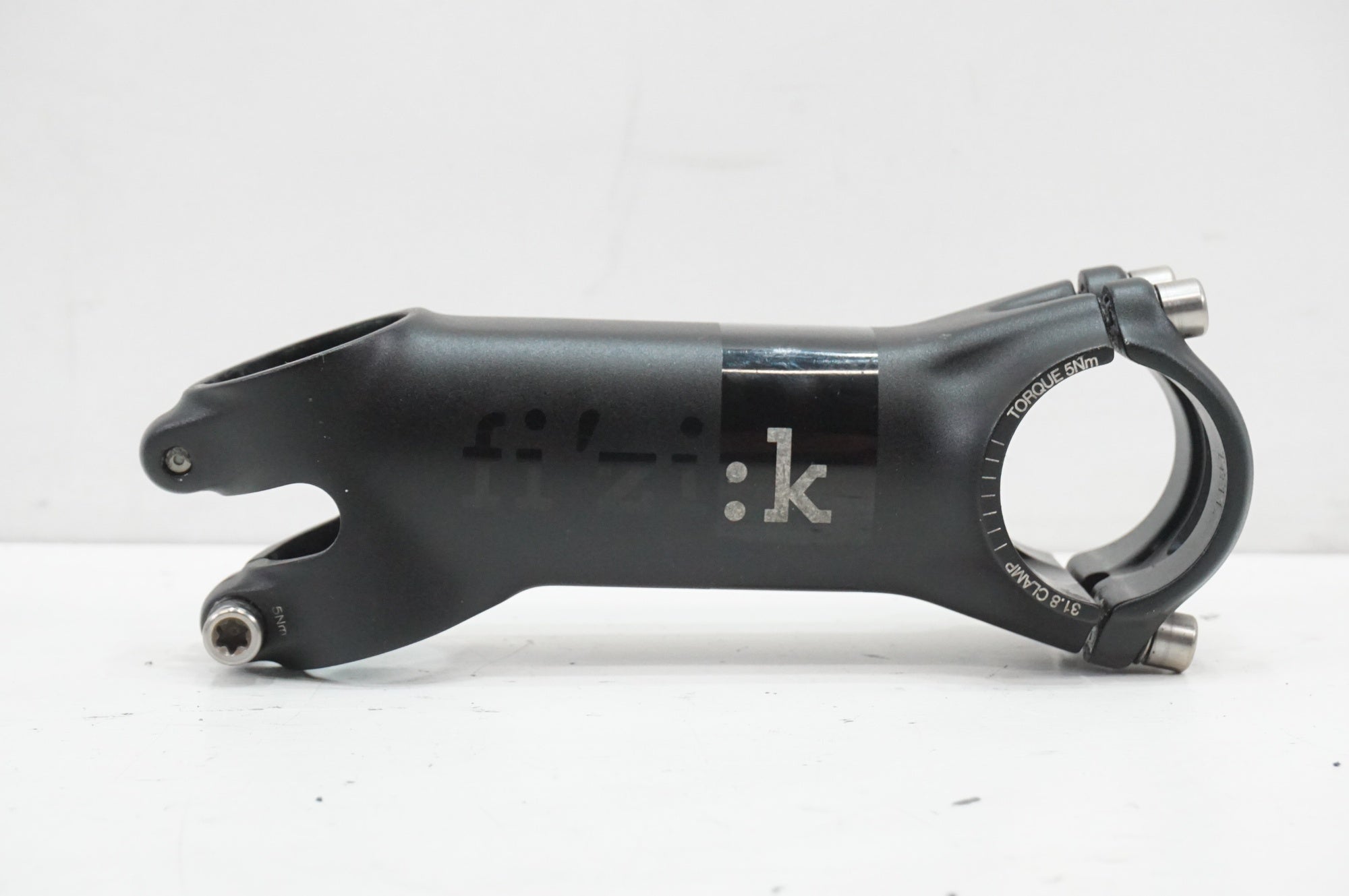 FIZIK 「フィジーク」 CYRANO R1 φ31.8 100mm ステム / 大宮店