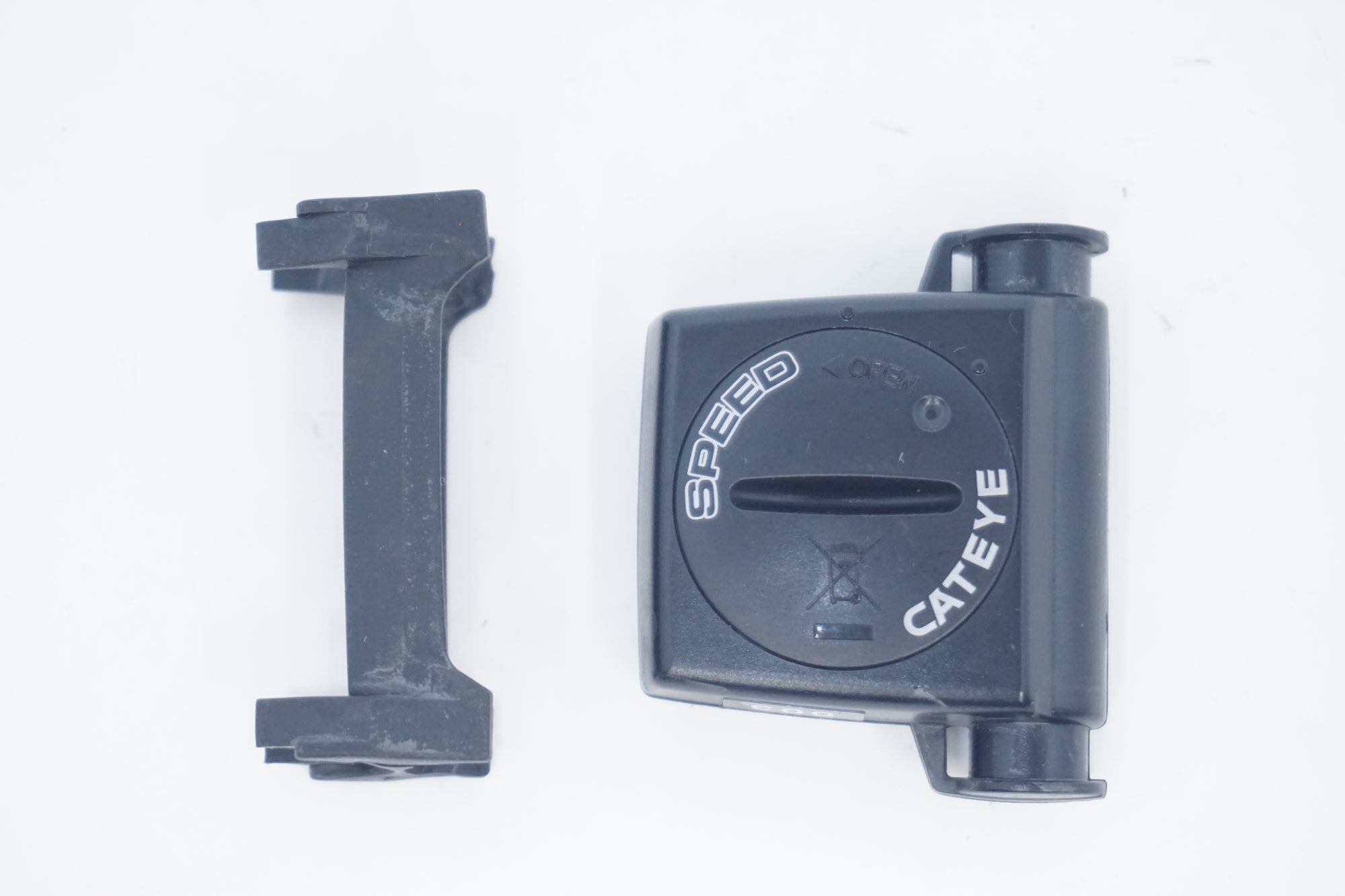 CATEYE 「キャットアイ」 PADRONE+ CC-PA110W サイクルコンピューター / 大阪美原北インター店