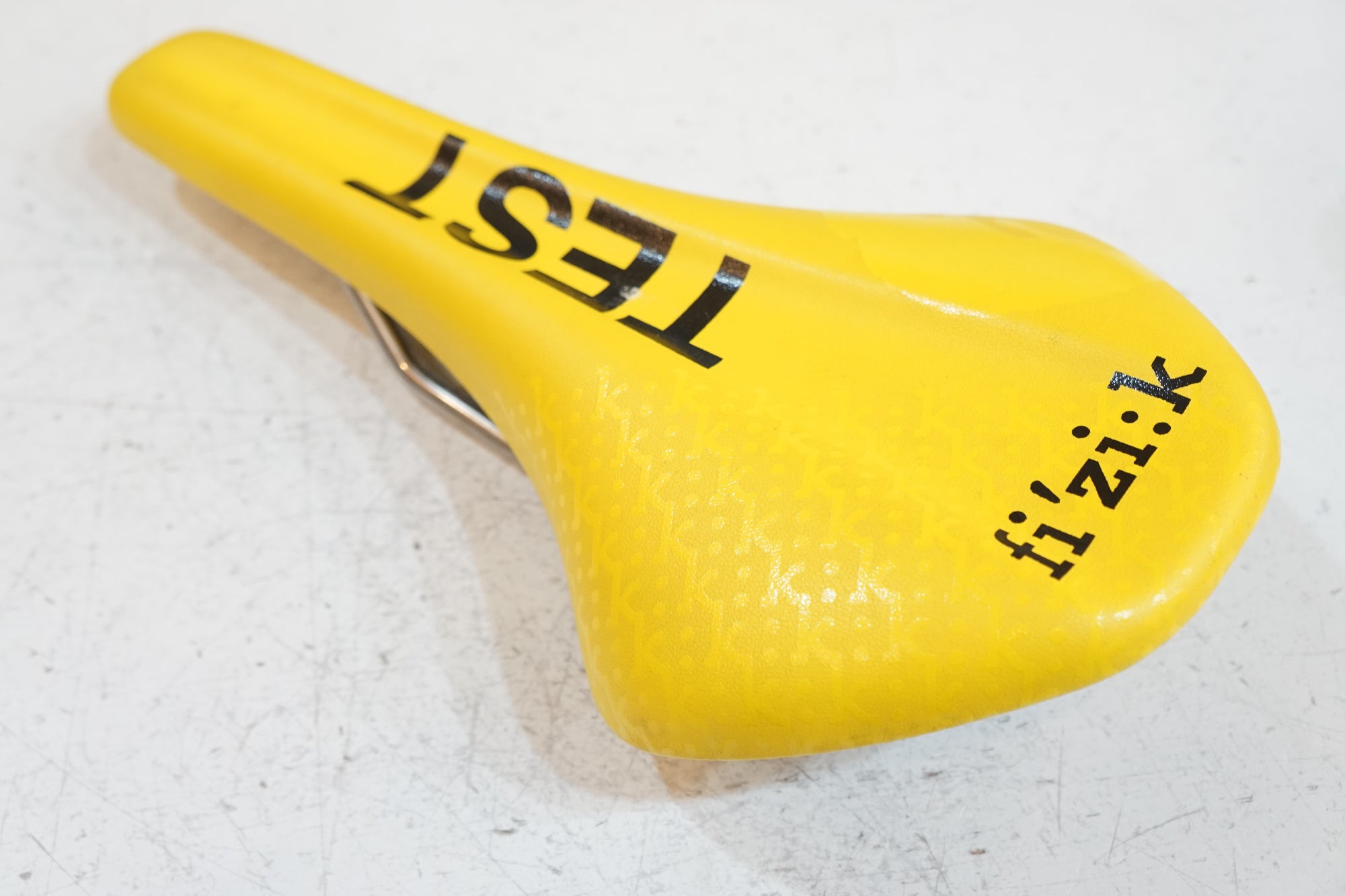 FIZIK 「フィジーク」 ANTARES VS TEST サドル / バイチャリ浦和ベース