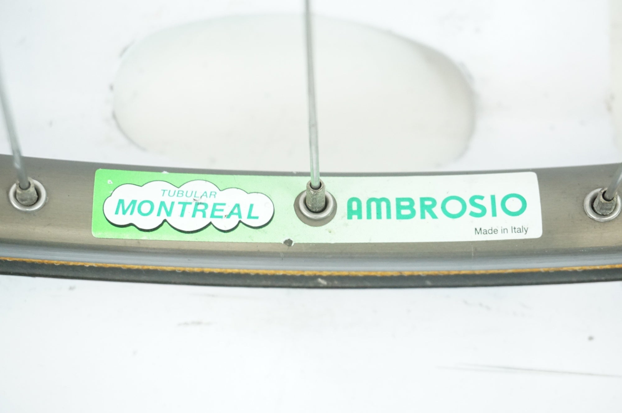 AMBROSIO 「アンブロッシオ」 MONTREAL リム SHIMANO 6700 ハブ