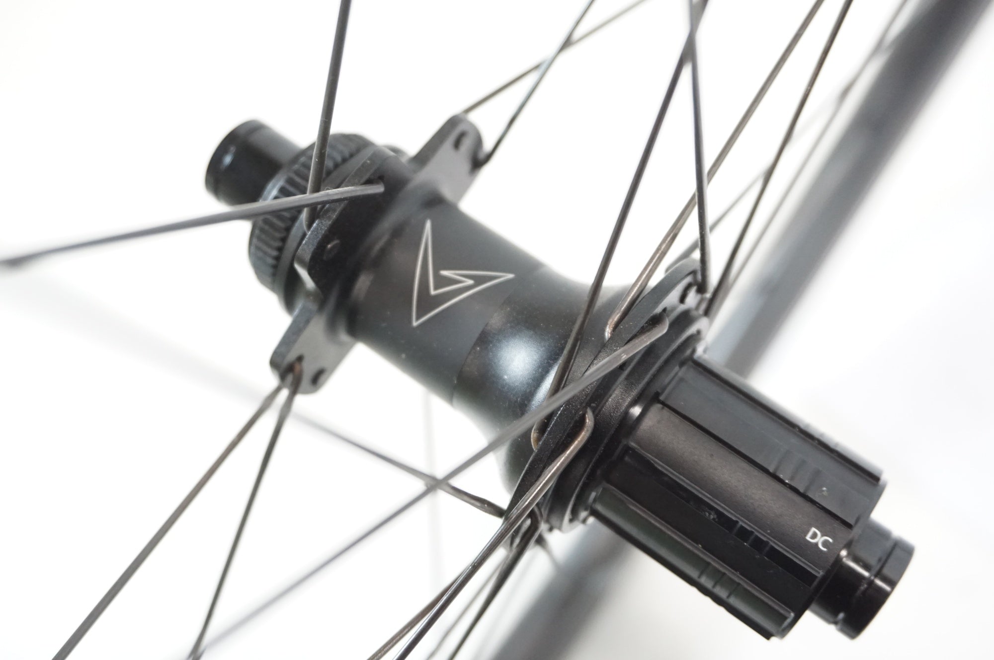 VELOMANN 「ベロマン」 PALLADIUM CL DISC TUBELESS SHIMANO 11s