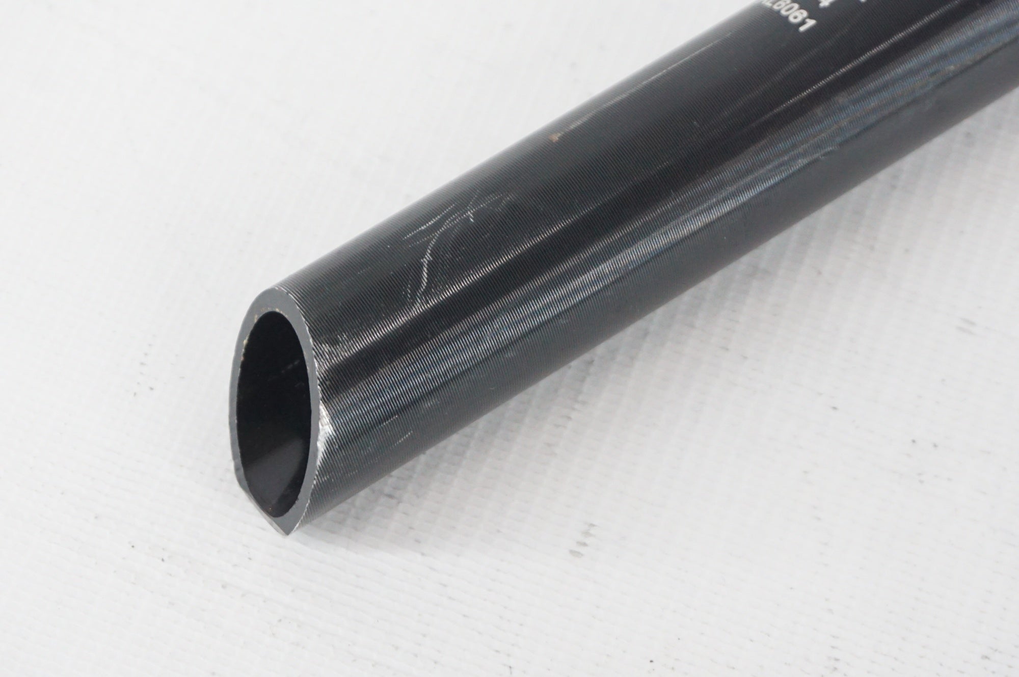 TYRELL 「タイレル」 Φ27.2 400mm シートポスト / 阪急塚口店