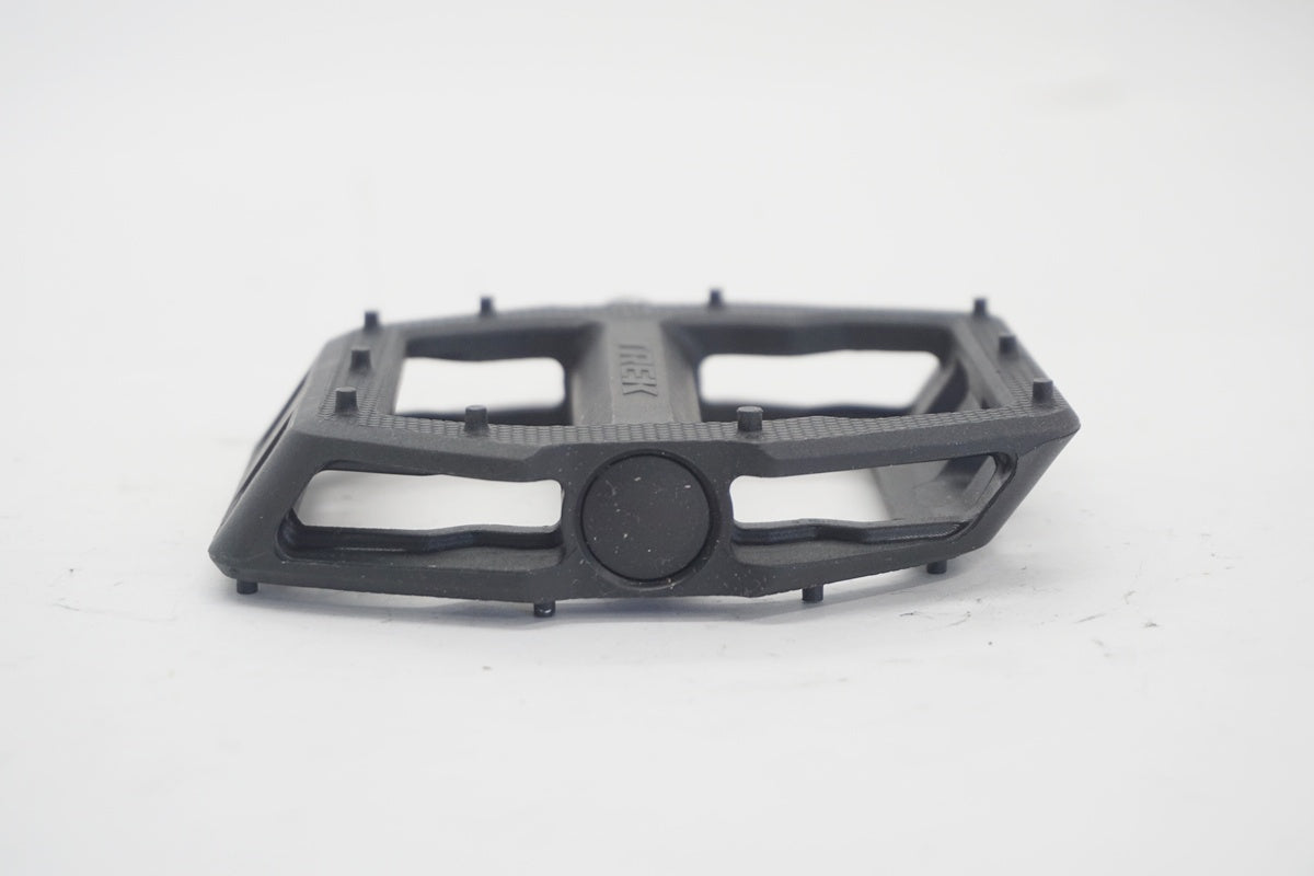 TREK「トレック」 LINE COMP  フラットペダル/ 京都八幡店