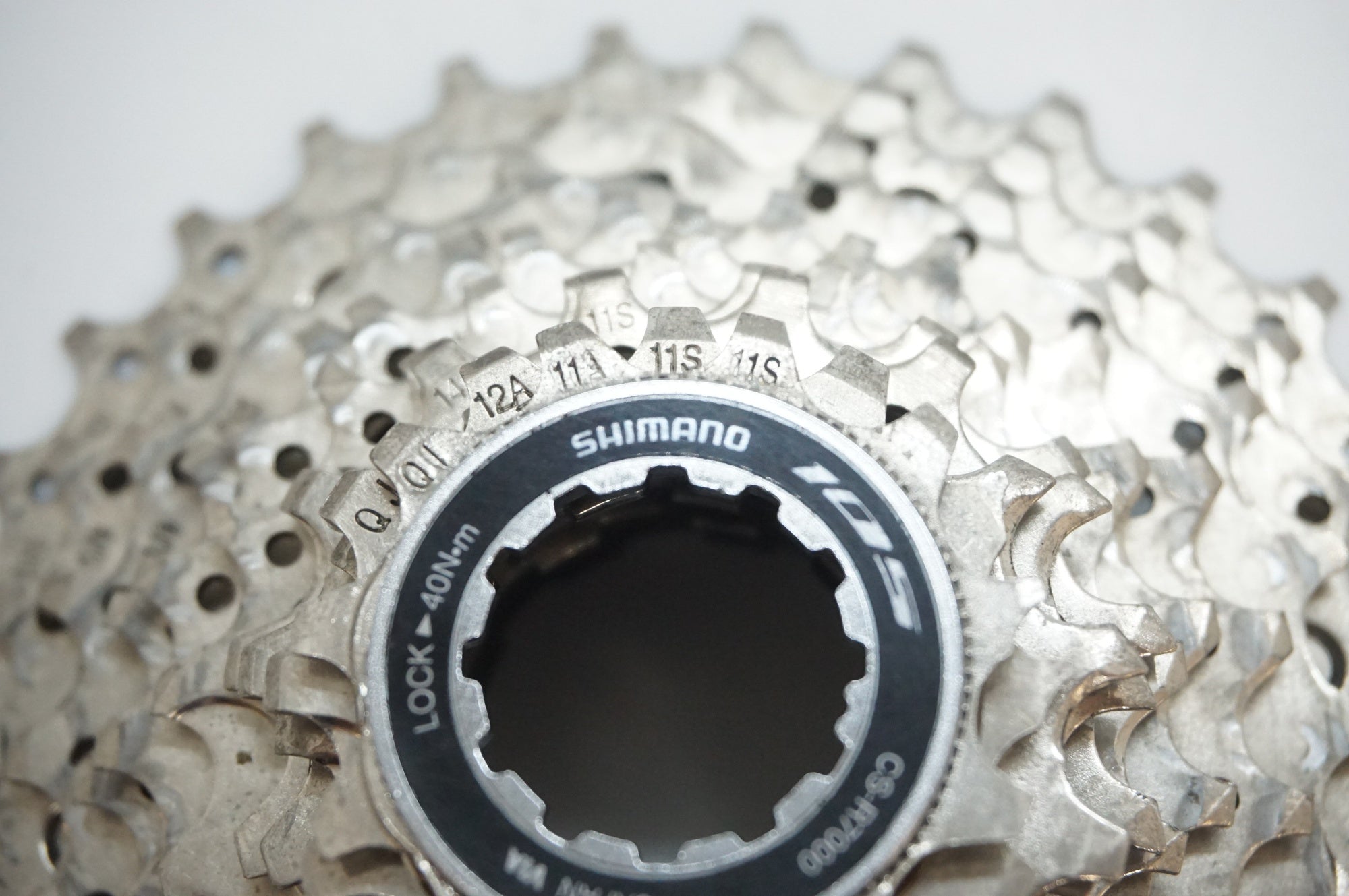 SHIMANO 「シマノ」 105 CS-R7000 11-30T スプロケット / 福岡