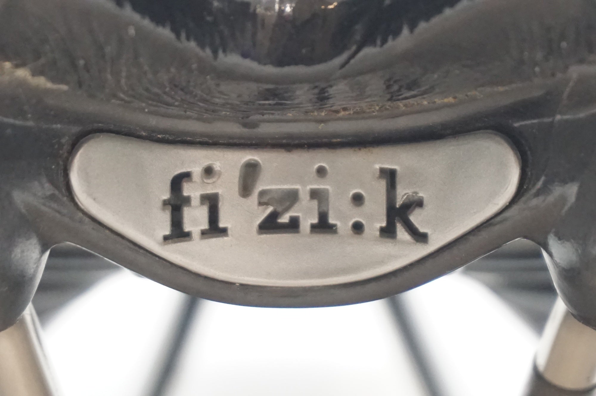 FIZIK 「フィジーク」 ALIANTE VS サドル / 福岡アイランドシティ店