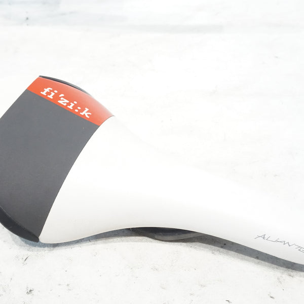 フィジーク　アリアンテ　R3 カーボンレール FIZIK 「フィジーク」 ALIANTE R3 カーボンレール サドル / 横浜戸塚店