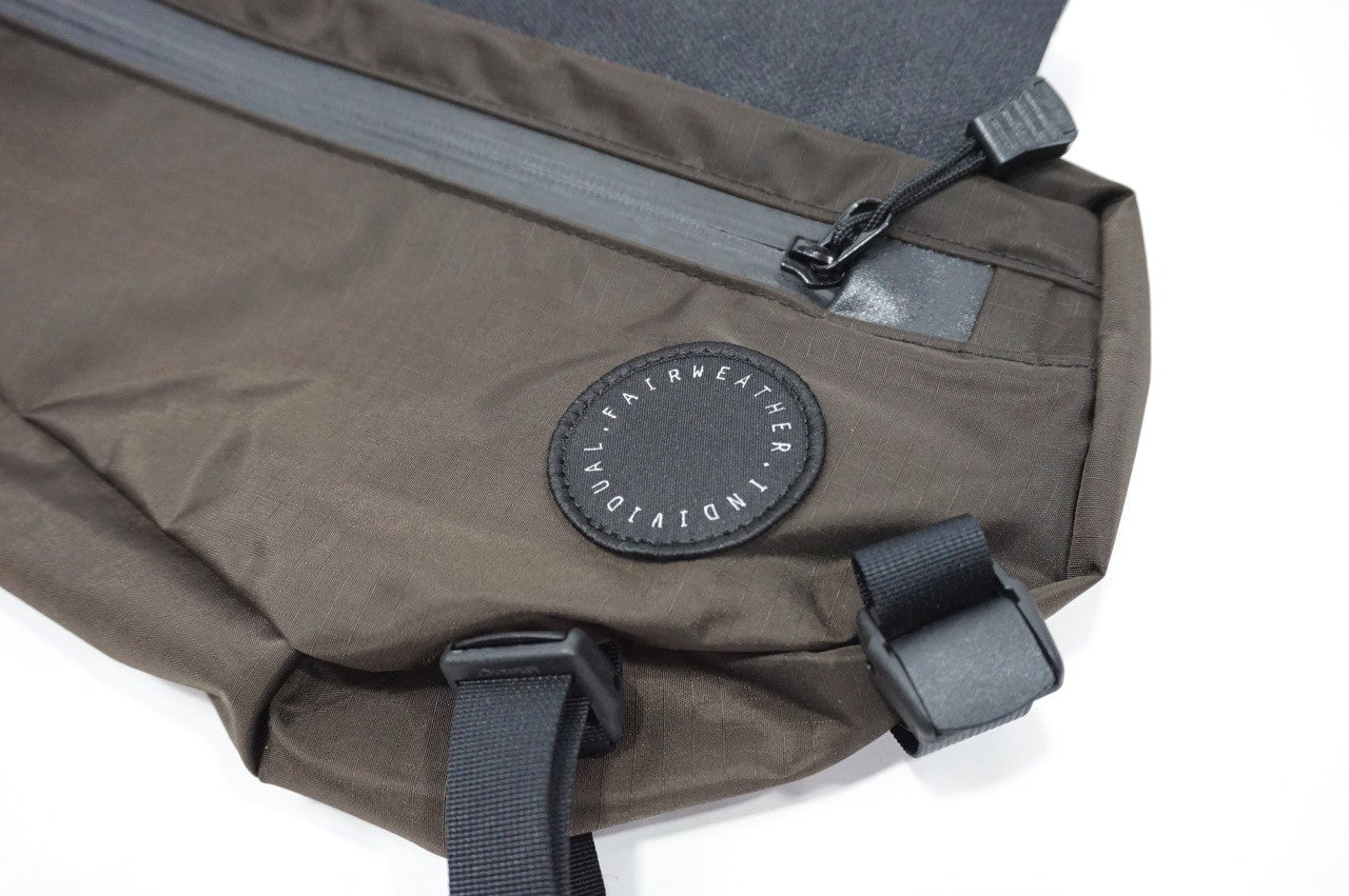 FAIRWEATHER 「フェアウェザー」 HALF FRAME BAG フレームバッグ