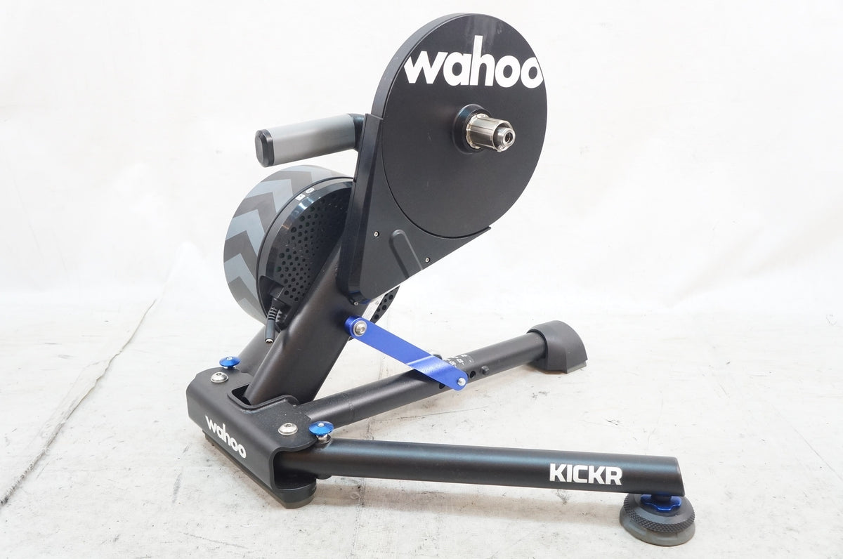 WAHOO 「ワフー」 KICKR AXIS スマートトレーナー / 浦和ベース