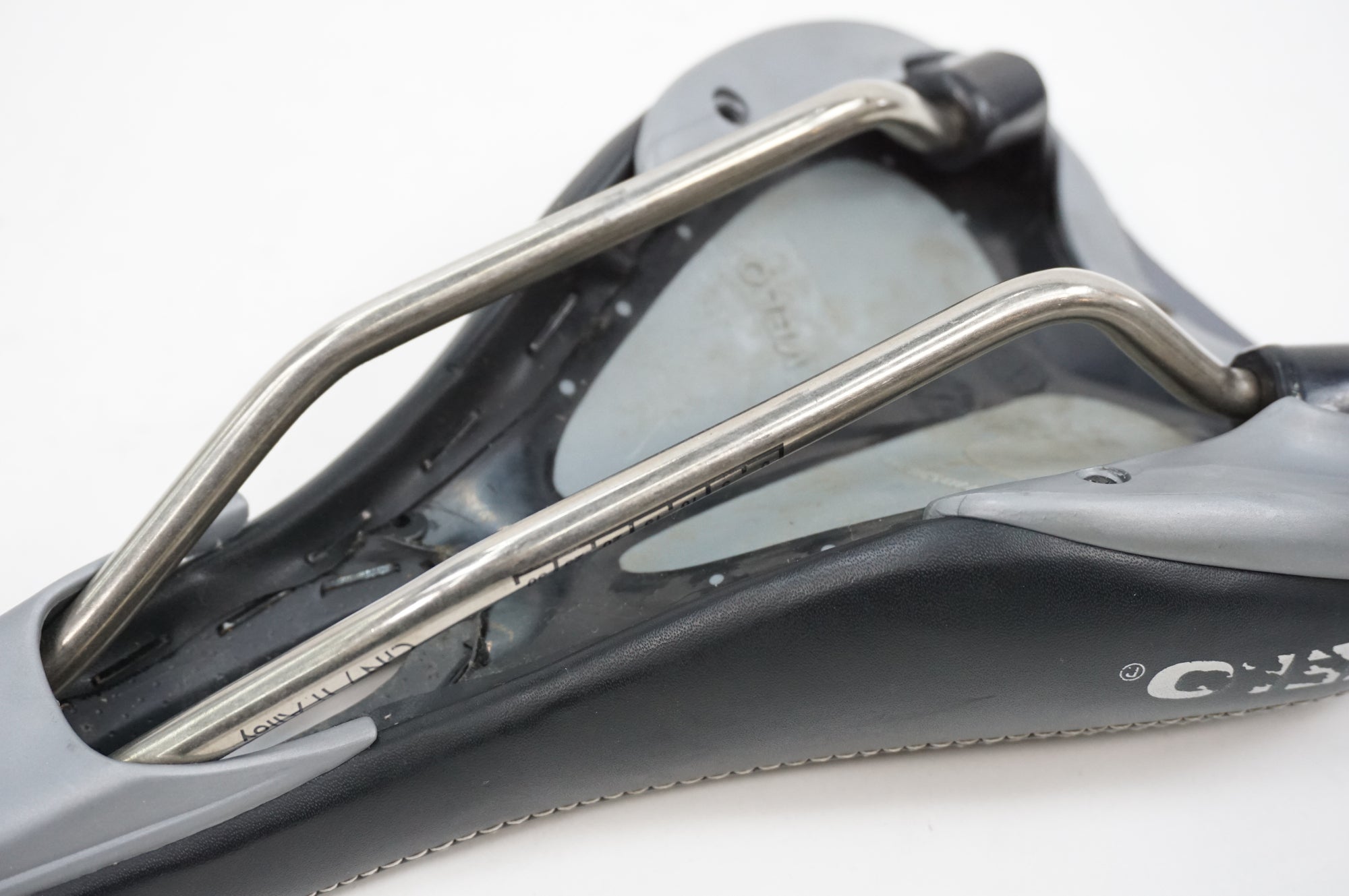 VELO 「ベロ」 PRONTO SL Z1 サドル / 川越店