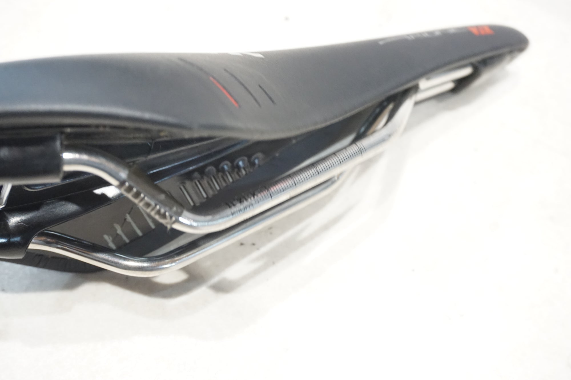 FIZIK 「フィジーク」 ARIONE VSX KIUMレール サドル / 横浜戸塚店