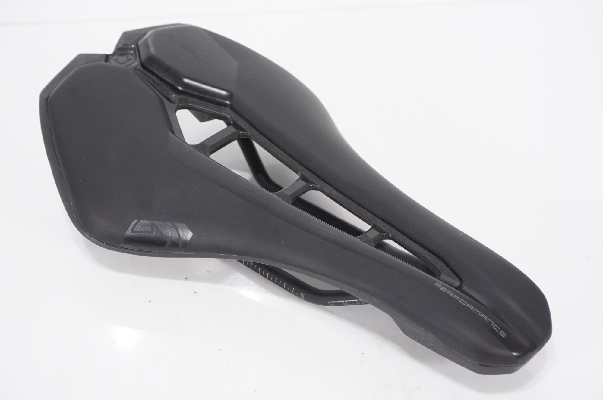 SHIMANO 「シマノ」 PRO STEALTH PERFORMANCE サドル / AKIBA店