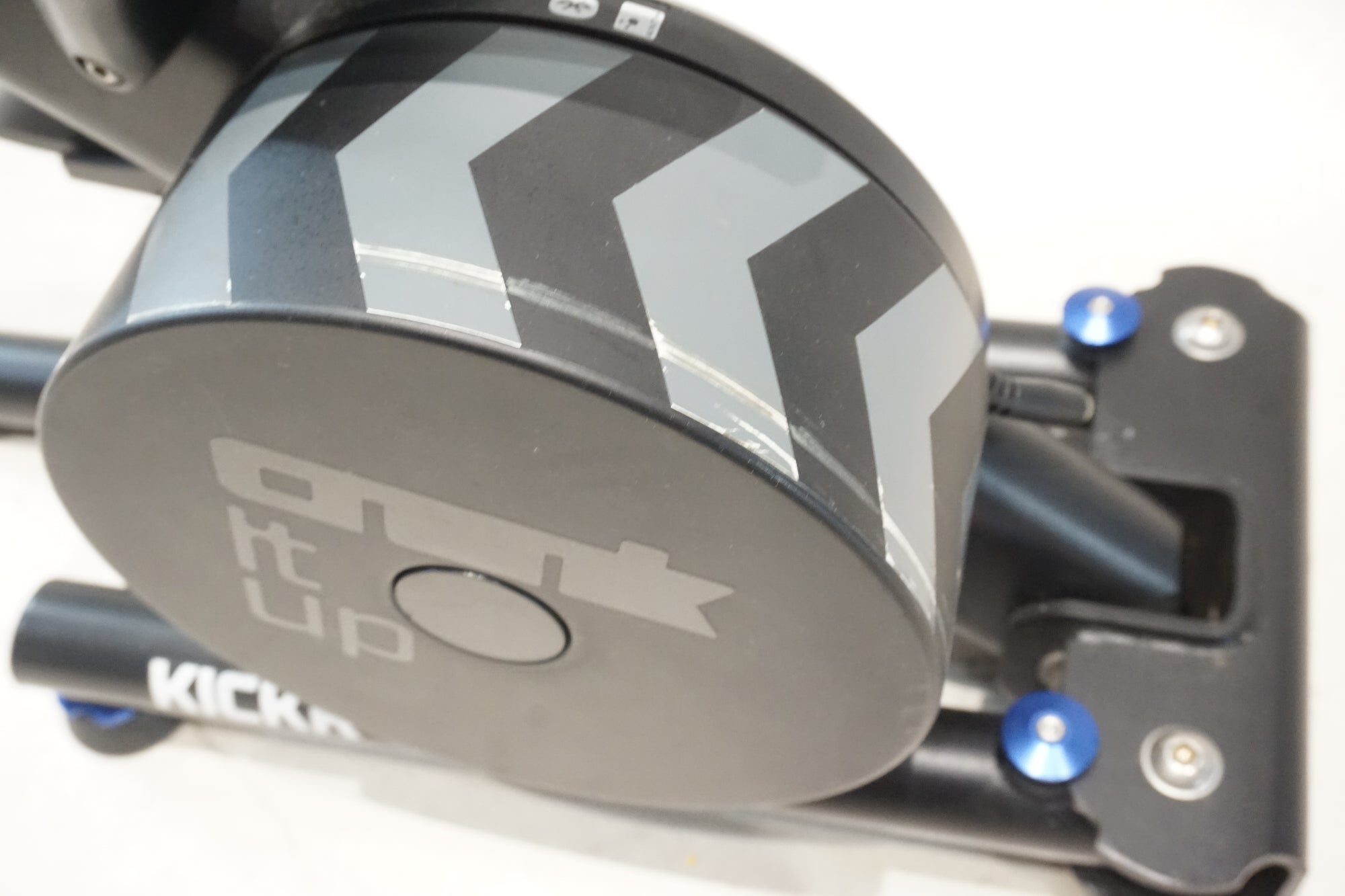 WAHOO 「ワフー」 KICKR V4 WF113 スマートトレーナー サイクルトレーナー / 横浜戸塚店