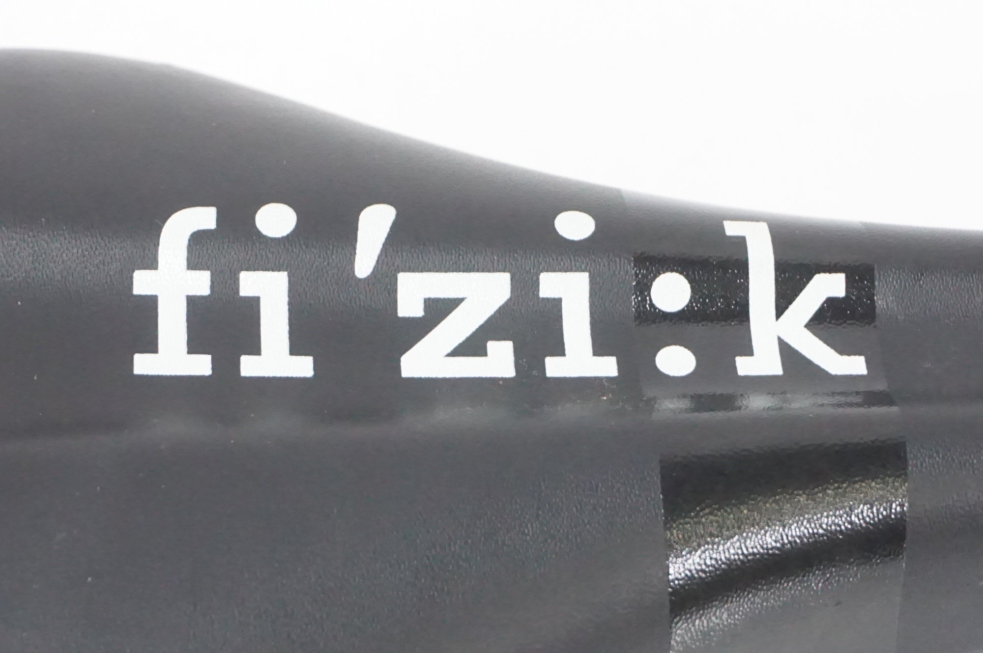 fizik フィジーク ARIONE 2個セット 中古品 FIZIK 「フィジーク」 ARIONE VS サドル / AKIBA店 ｜ バイチャリ公式