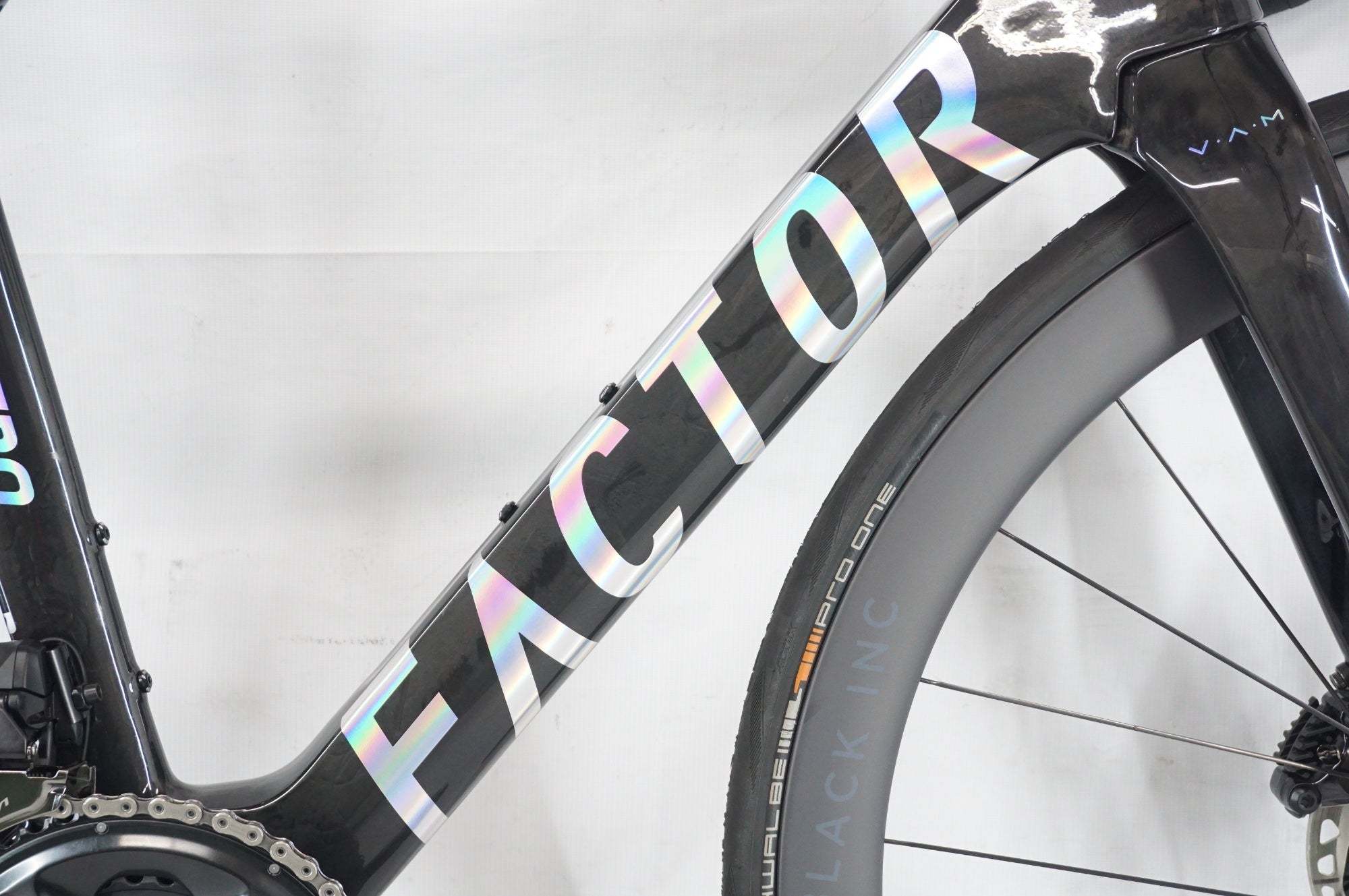 FACTOR 「ファクター」 OSTRO VAM ULTEGRA Di2 2023年モデル ロードバイク / 阪急塚口店