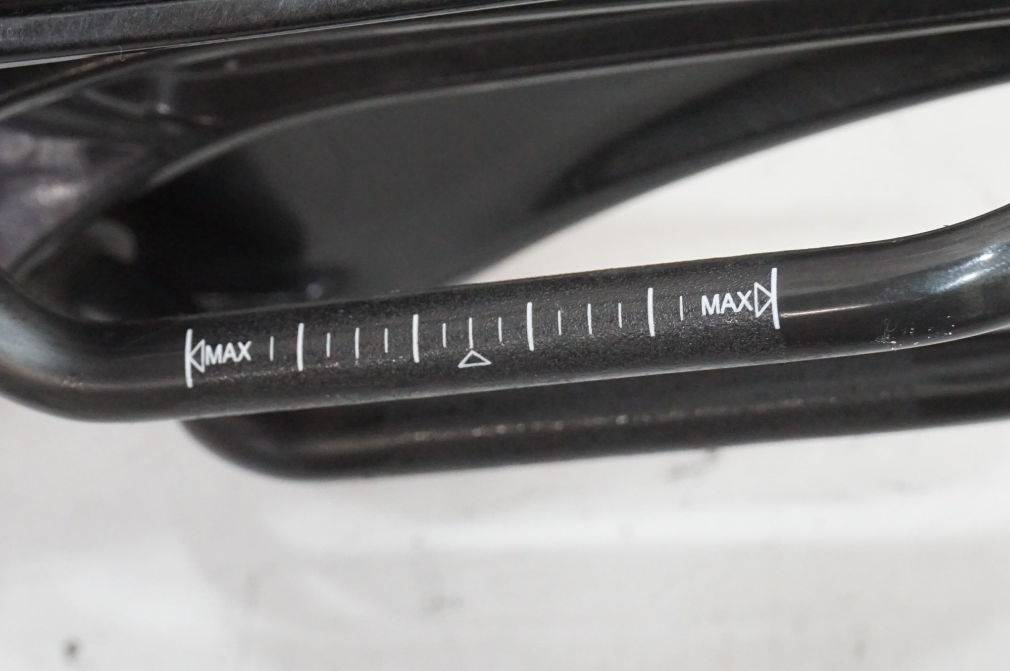 SHIMANO 「シマノ」 PRO TURNIX CARBON 142mm サドル / 大宮店