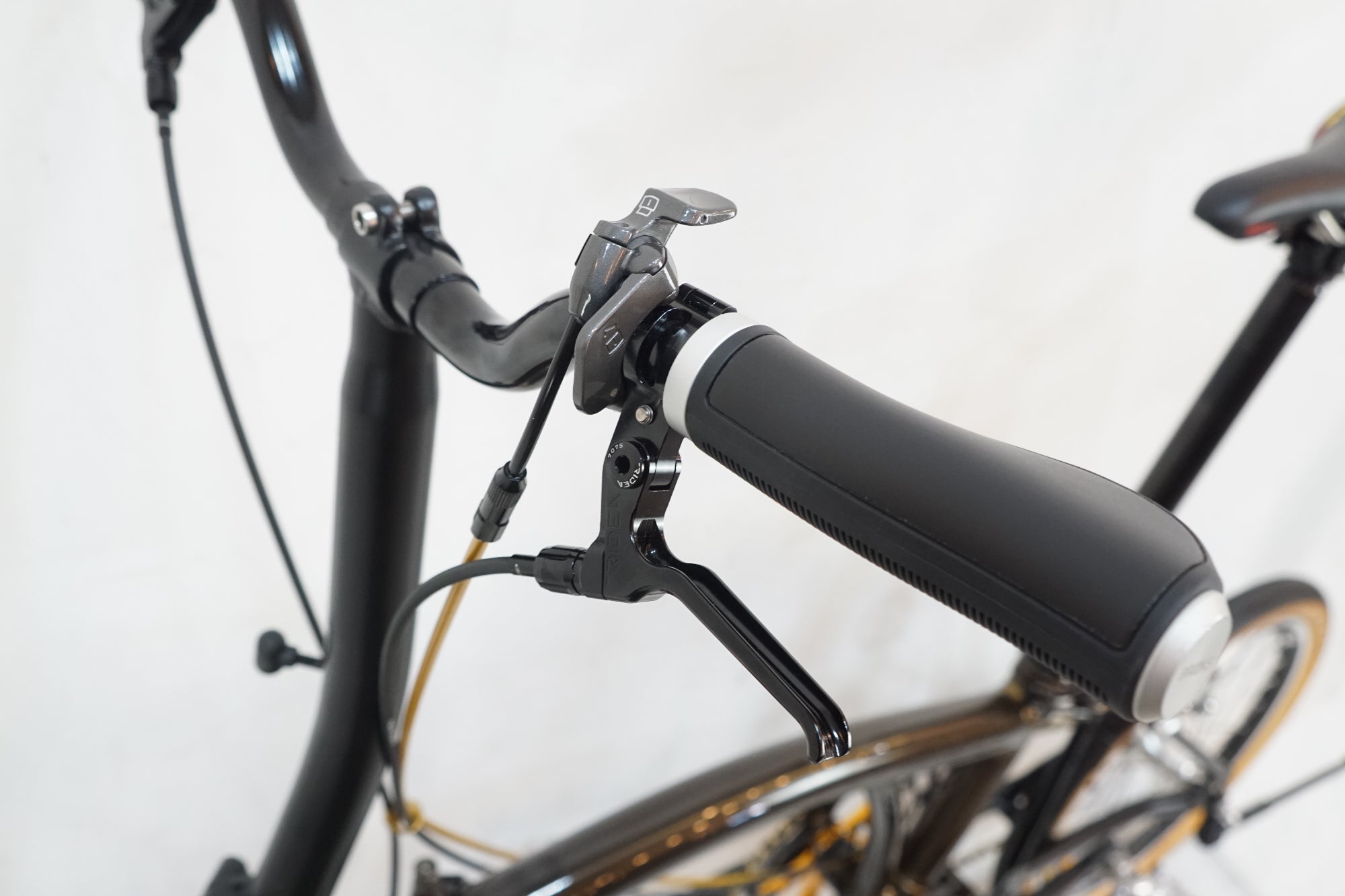 BROMPTON 「ブロンプトン」 C LINE EXPLORE MID FLAME LACQUER 2023年モデル 16インチ 折り畳み自転車 / バイチャリ福岡店 ITDOAKPREKP6-J BROMPTON 「ブロンプトン」 C LINE EXPLORE 2023年モデル 16インチ