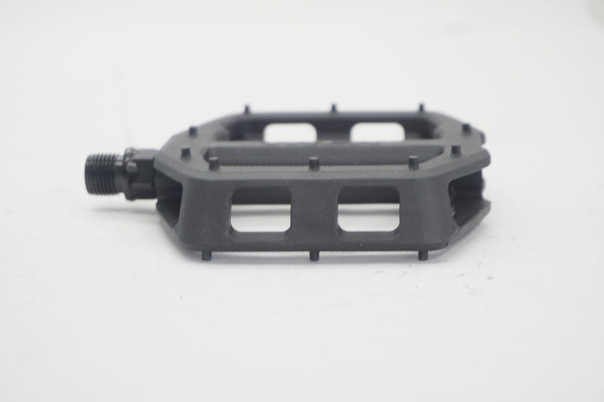 TREK「トレック」 LINE COMP  フラットペダル/ 京都八幡店