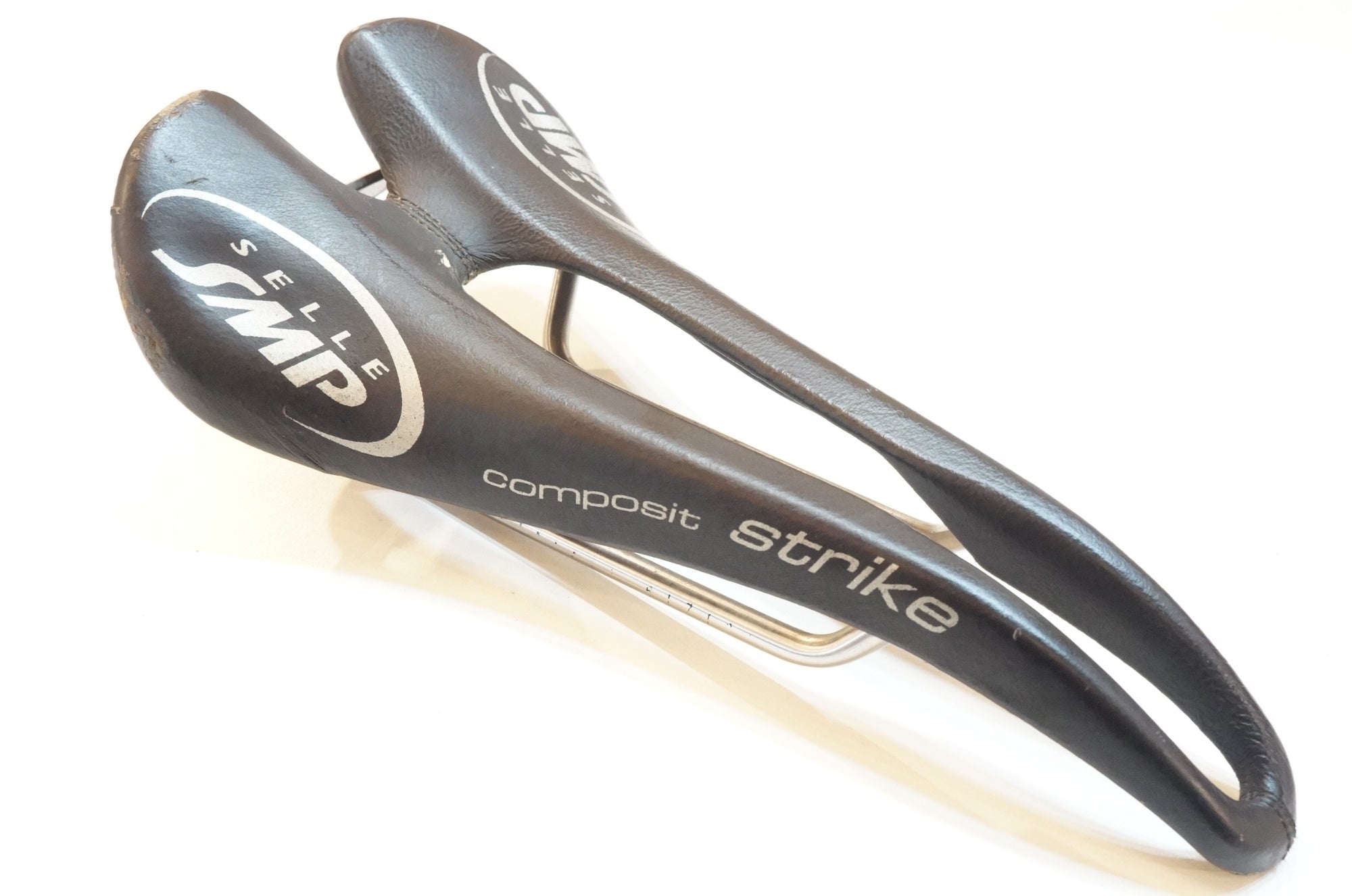 SELLE SMP 「セラエスエムピー」 STRIKE COMPOSIT サドル / バイチャリ浦和ベース