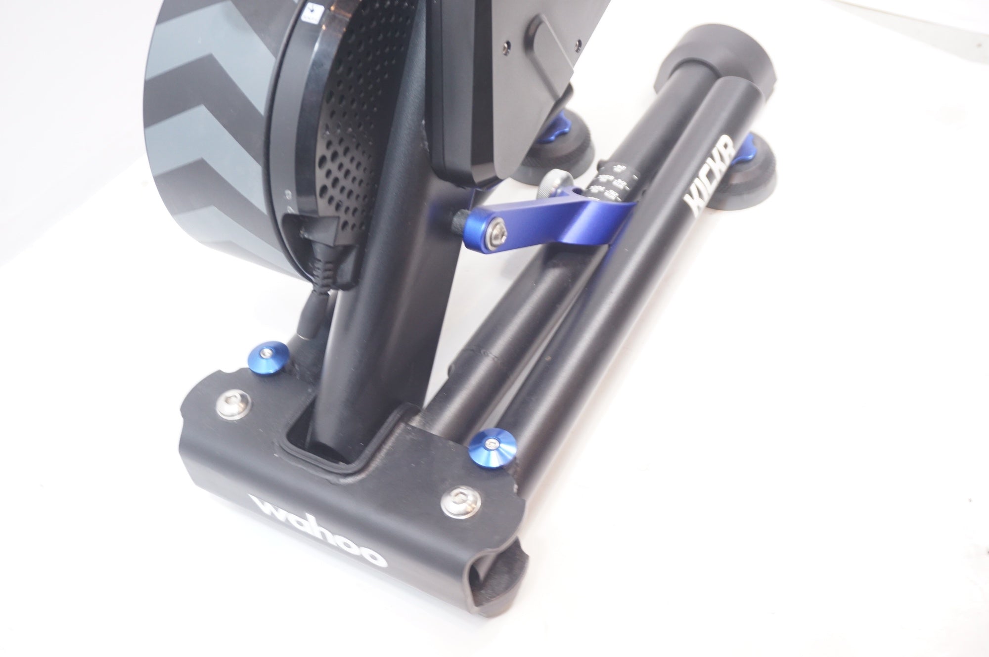 WAHOO 「ワフー」 KICKR V5 WF113 サイクルトレーナー / 世田谷店